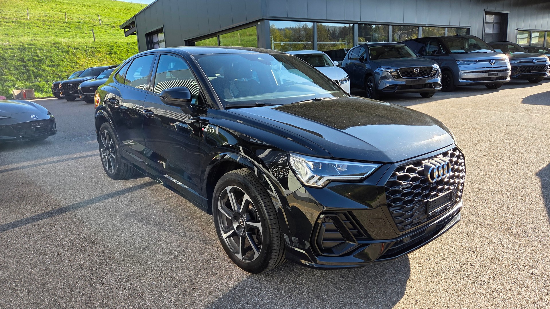 AUDI Q3 Sportback 40 TFSI S line quattro S-tronic-image-3
