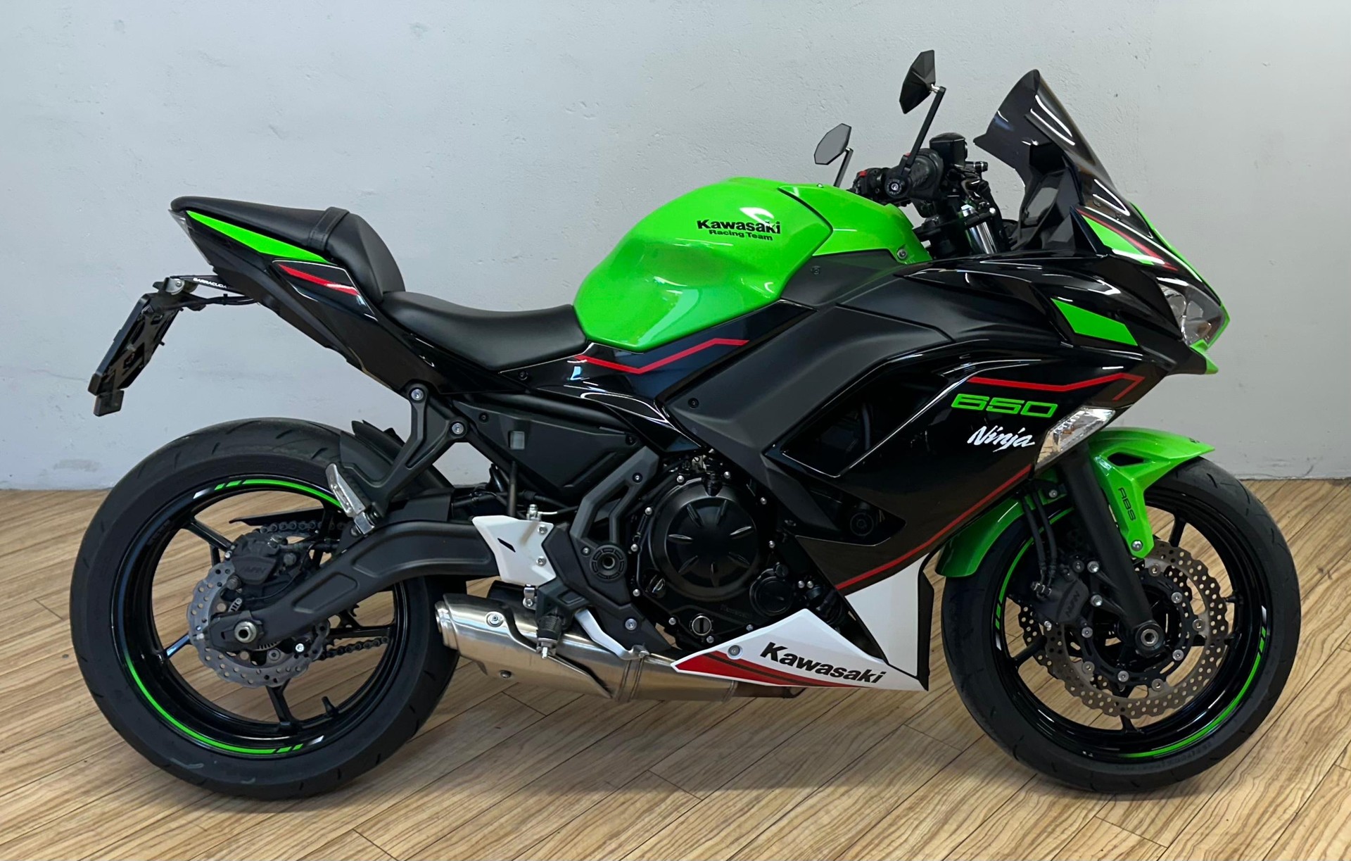 KAWASAKI Ninja 650 SE Performance (35kW)-showroom-element-1