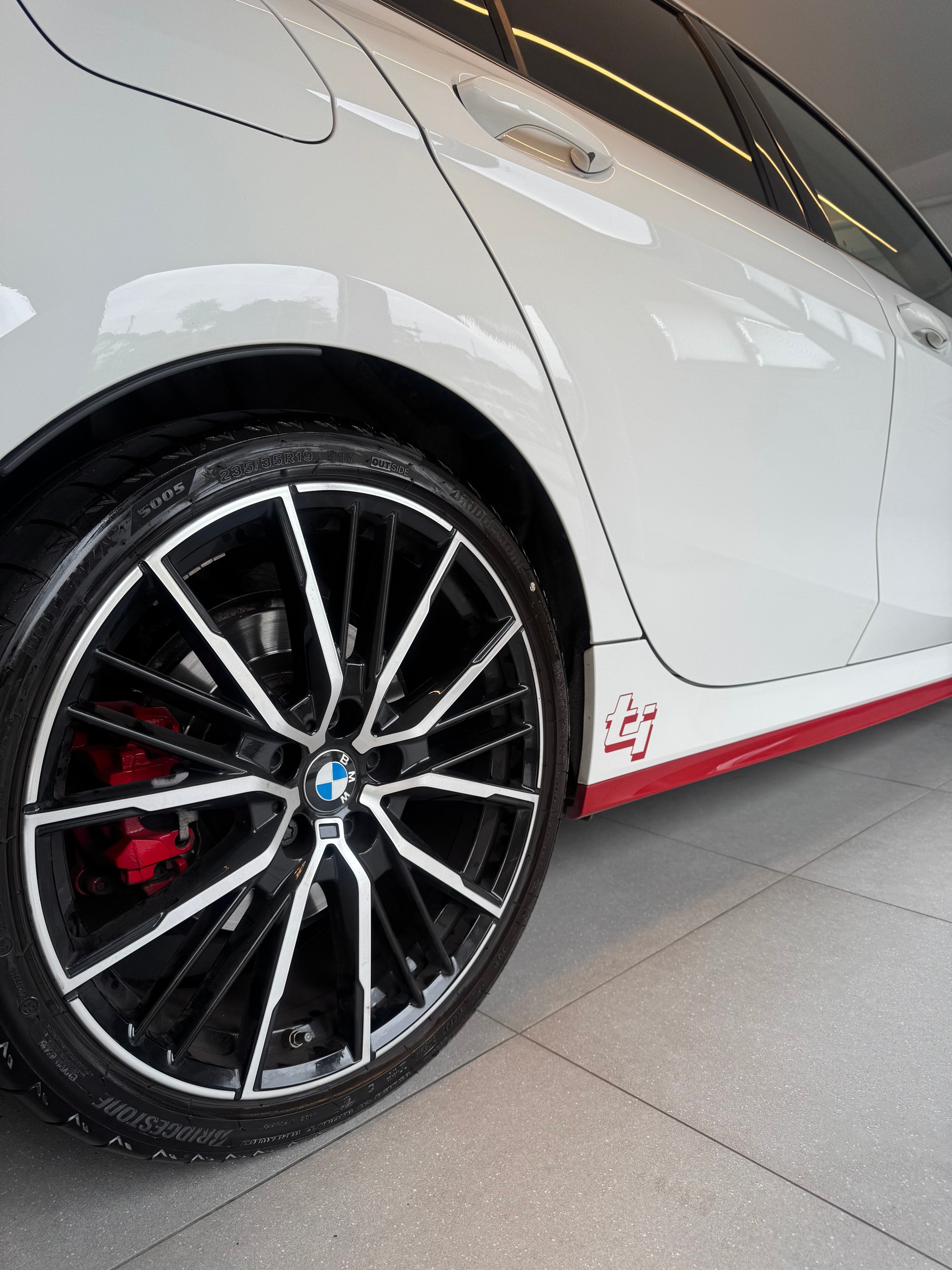 BMW 128ti Steptronic*CH-Fahrzeug*-image-8