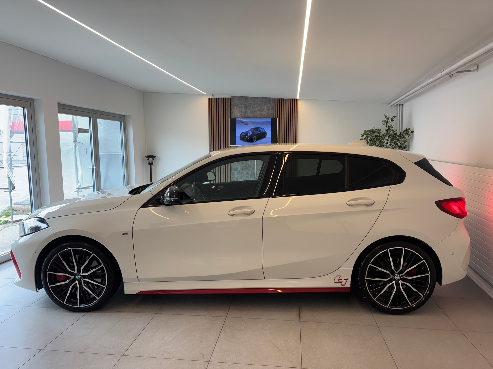 BMW 128ti Steptronic*CH-Fahrzeug*-image-6