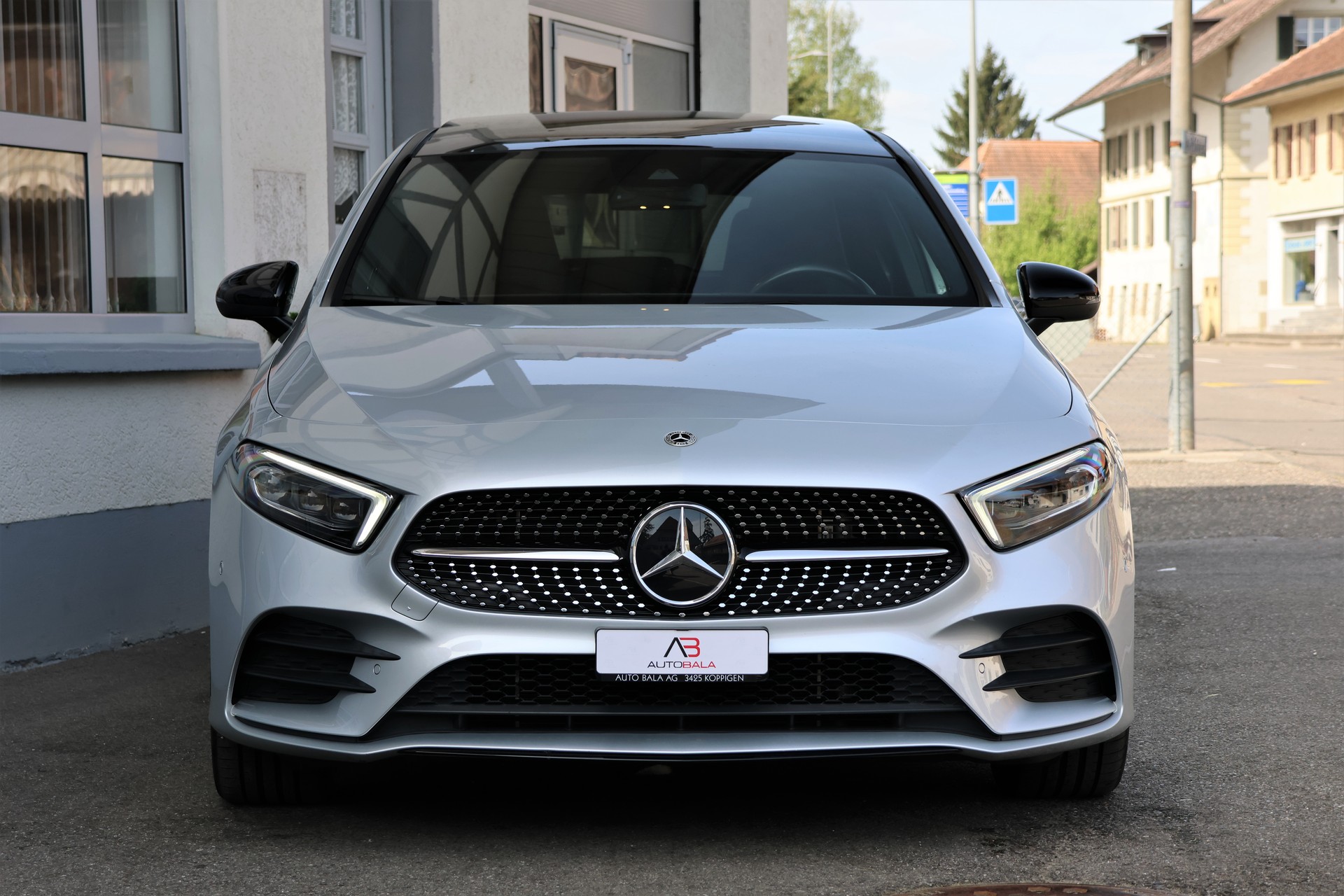 MERCEDES-BENZ A 250e AMG Line 8G-DCT (CH)-image-1