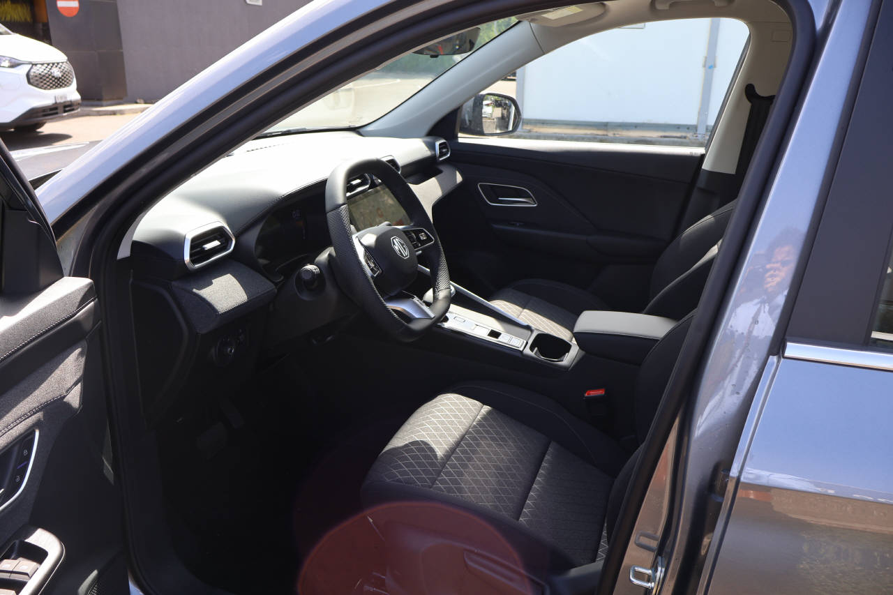 MG ZS 1.5 Hybrid+ Comfort-image-7