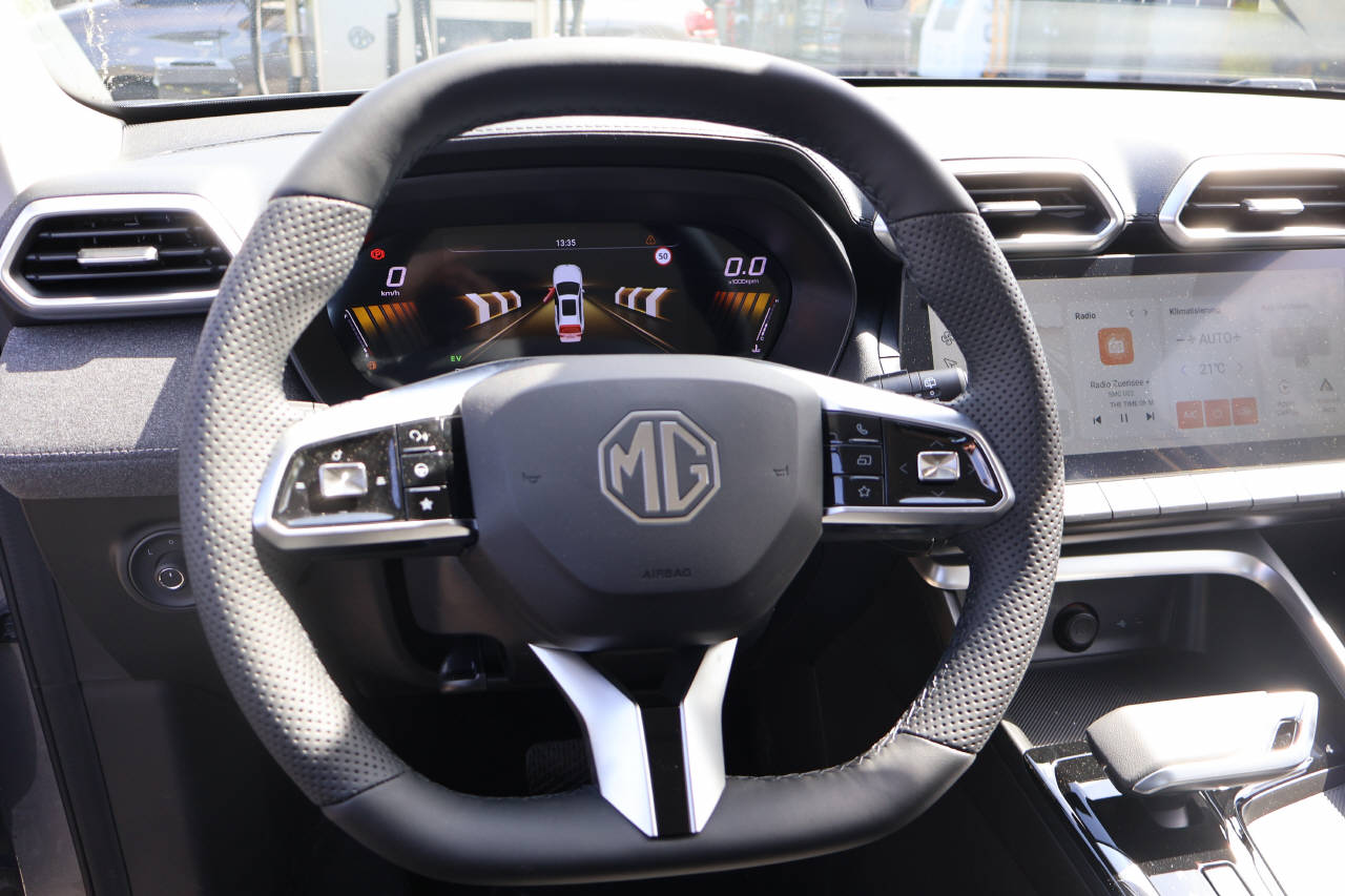 MG ZS 1.5 Hybrid+ Comfort-image-9