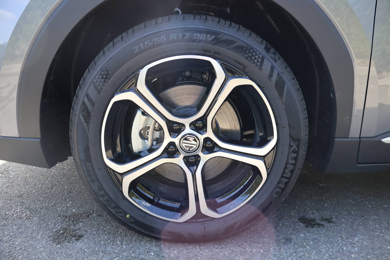 MG ZS 1.5 Hybrid+ Comfort-image-14