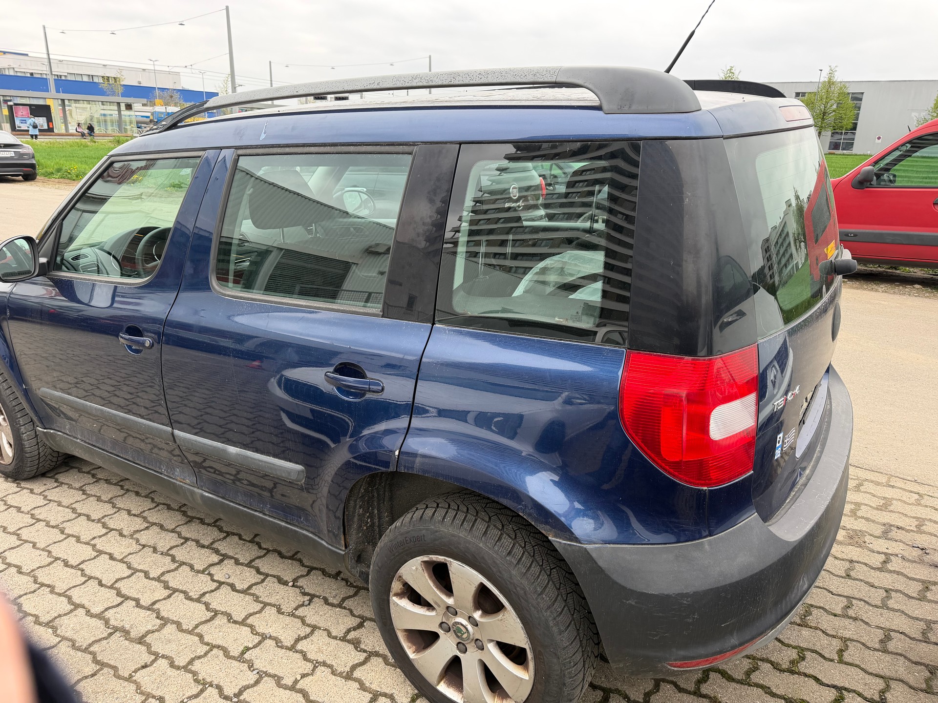 SKODA Yeti 1.8 TSI Entry 4x4-image-3