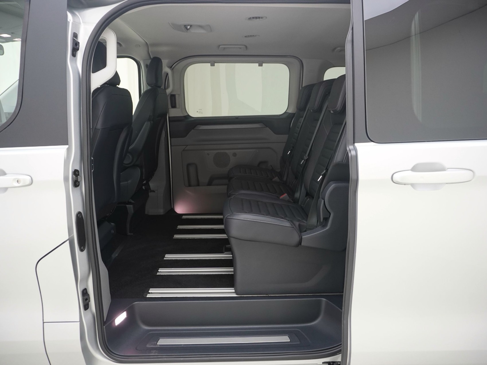 FORD Tourneo Custom 320 L1 2.0 TDCI 4x4 Titanium X-image-15