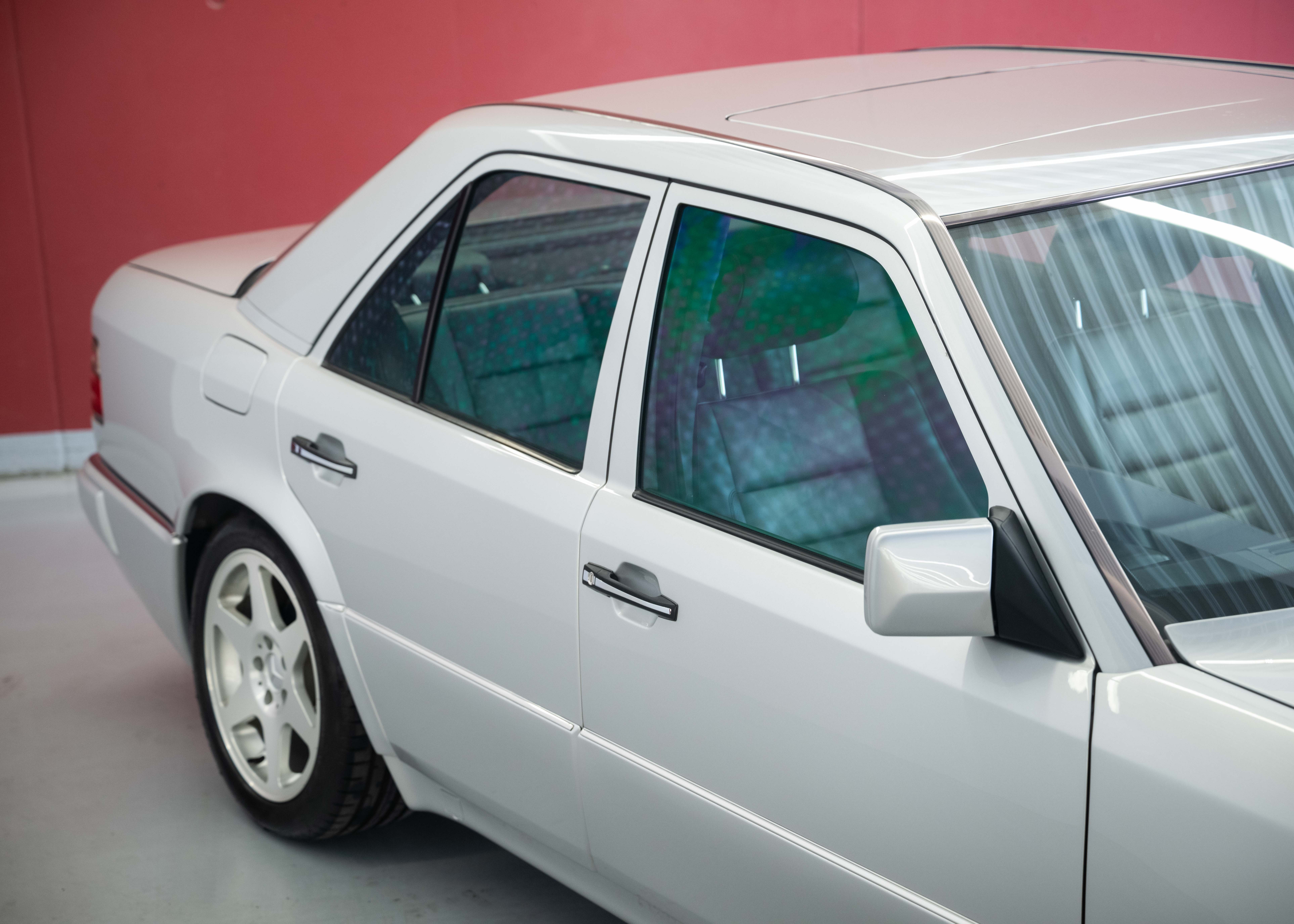 Image MERCEDES-BENZ E-500 E 500 Limited (German car, 100% original, mint condition, 1st paint, full service history)