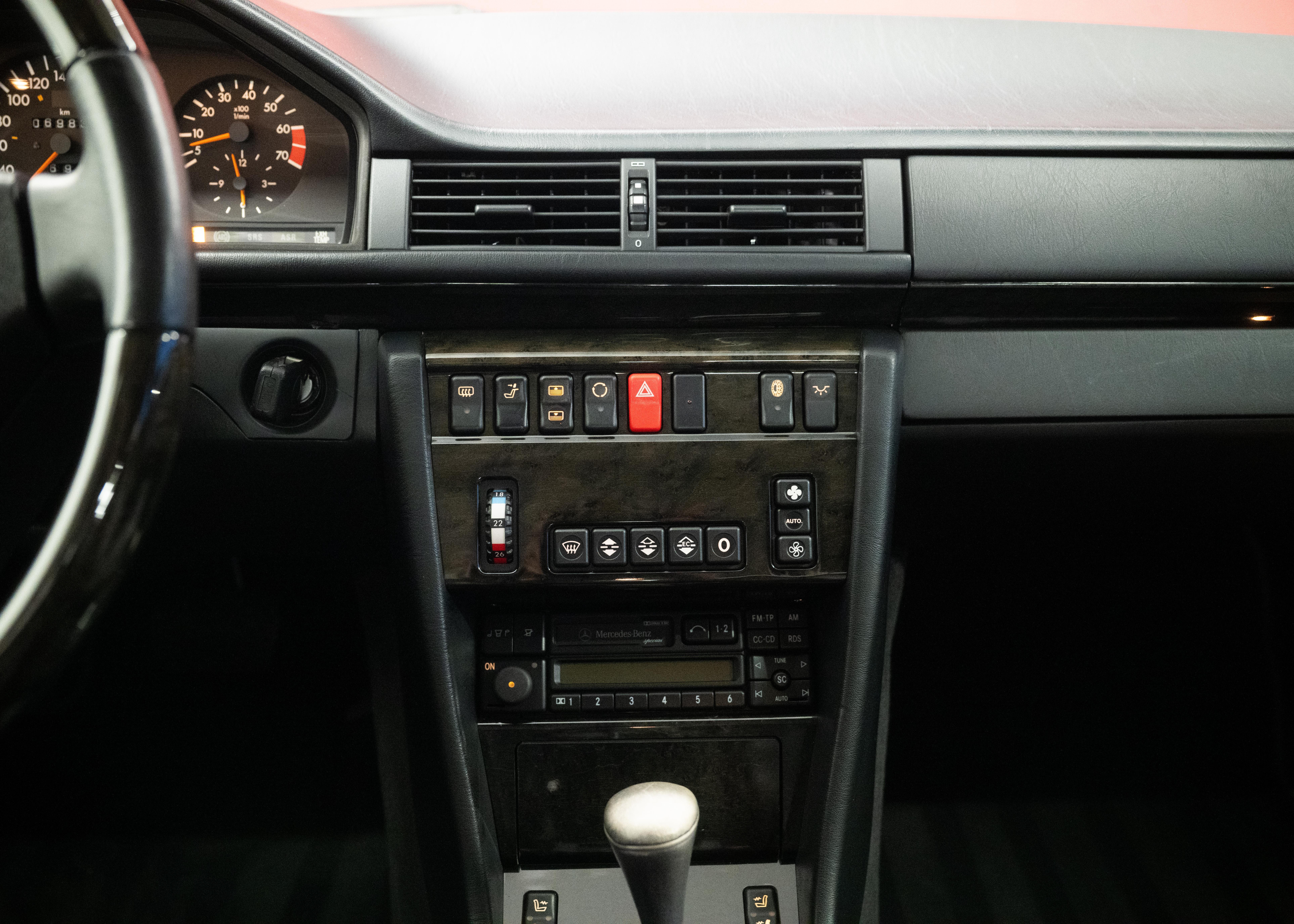 Image MERCEDES-BENZ E-500 E 500 Limited (German car, 100% original, mint condition, 1st paint, full service history)
