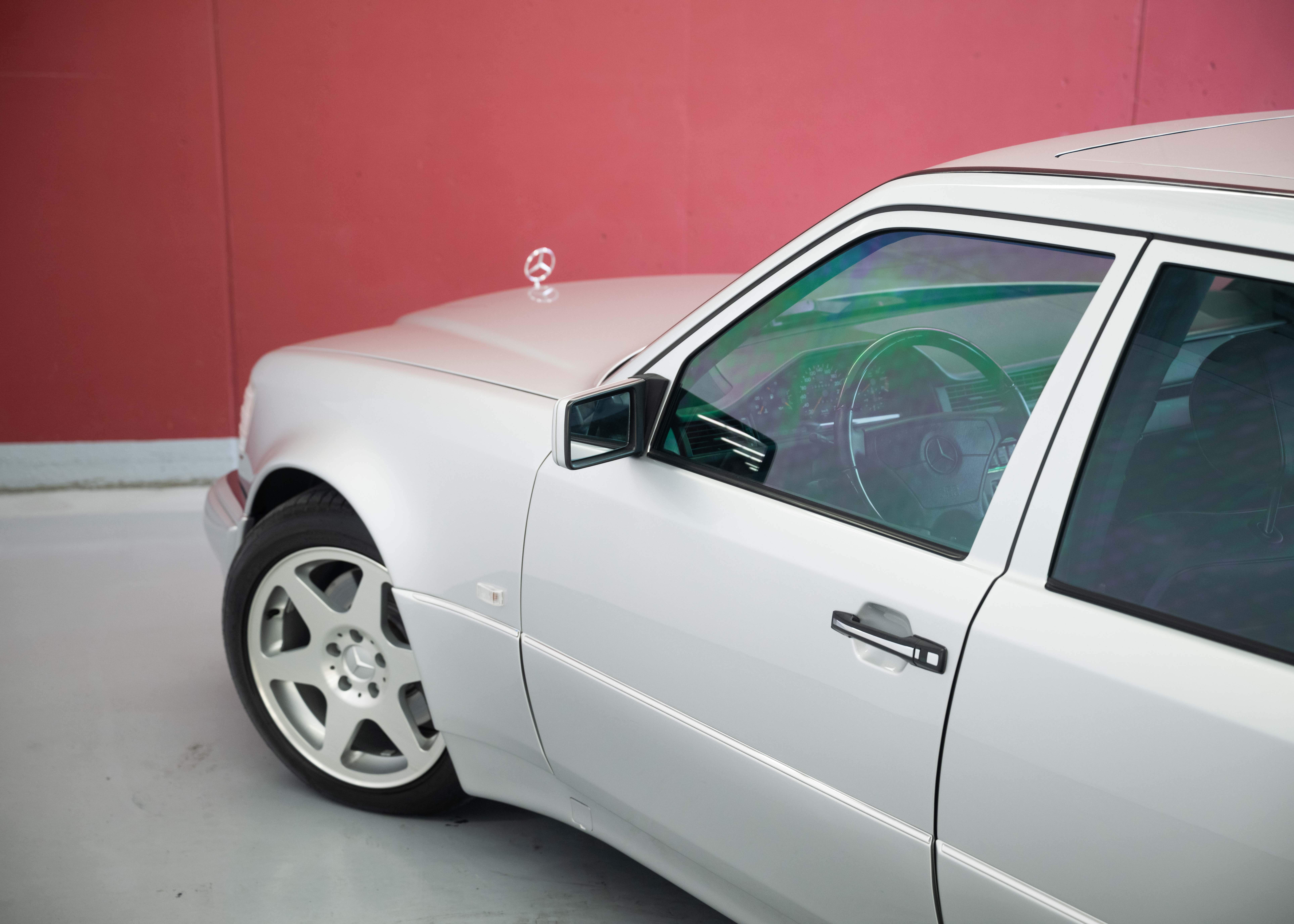 Image MERCEDES-BENZ E-500 E 500 Limited (German car, 100% original, mint condition, 1st paint, full service history)