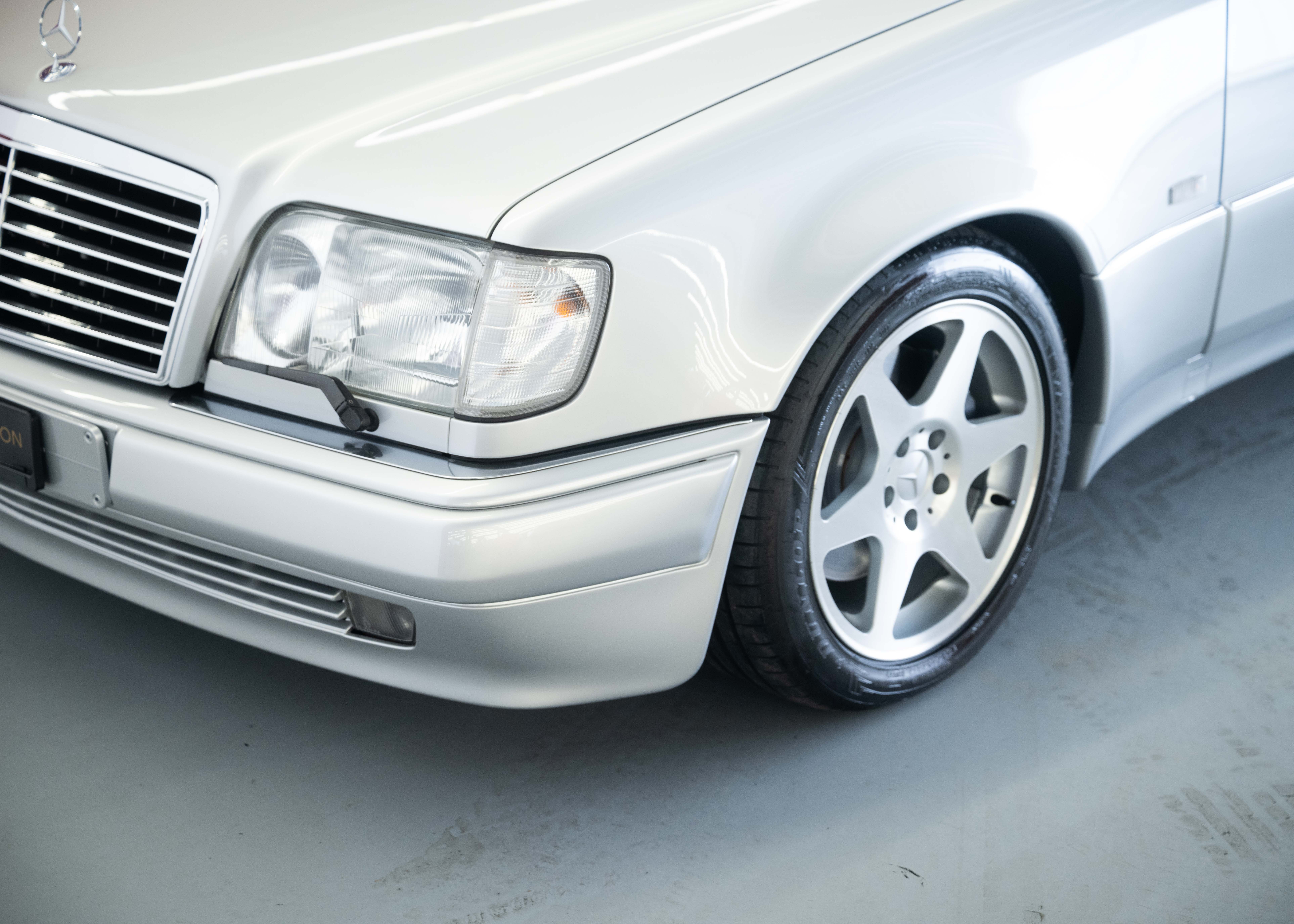 Image MERCEDES-BENZ E-500 E 500 Limited (German car, 100% original, mint condition, 1st paint, full service history)