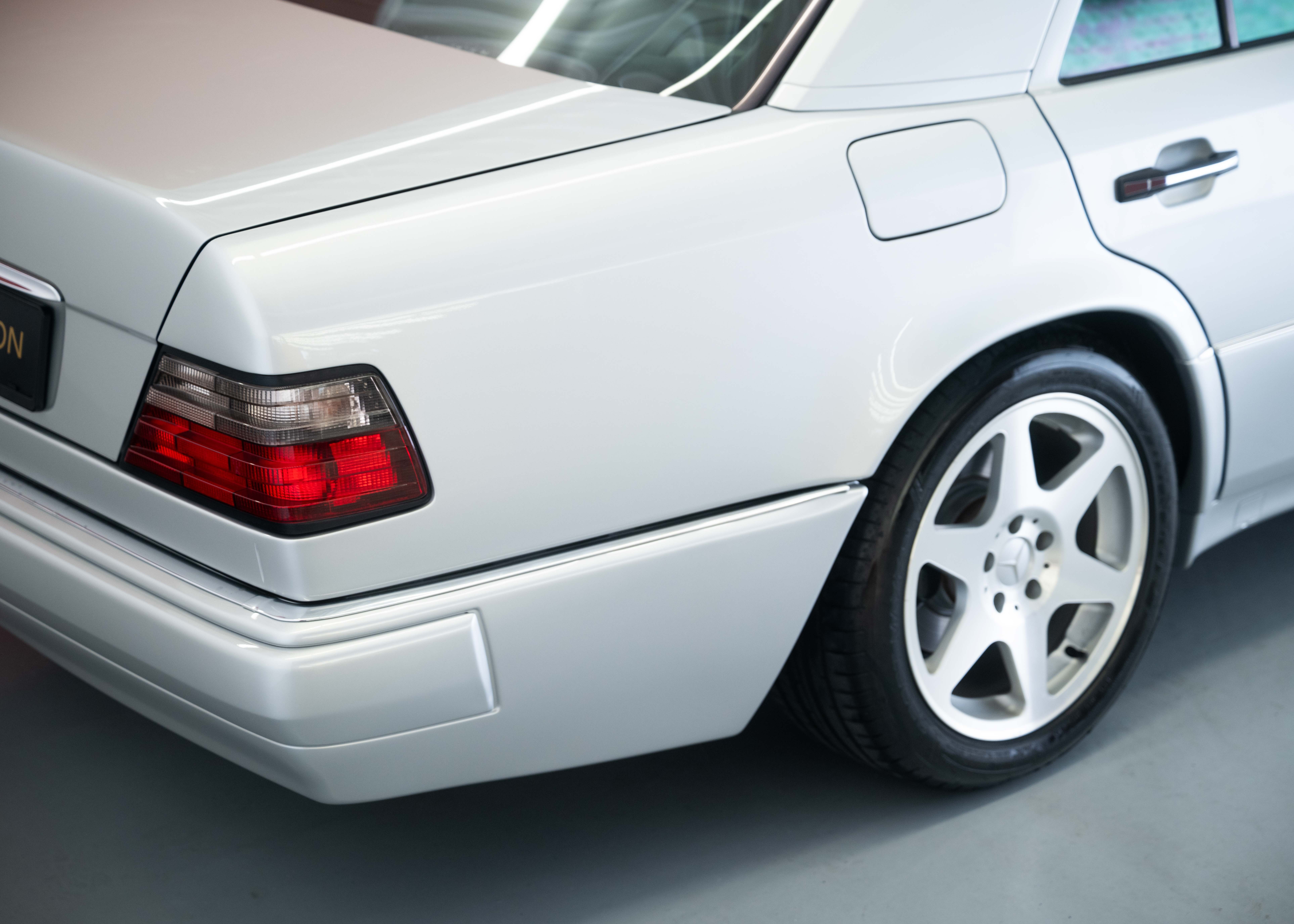 Image MERCEDES-BENZ E-500 E 500 Limited (German car, 100% original, mint condition, 1st paint, full service history)