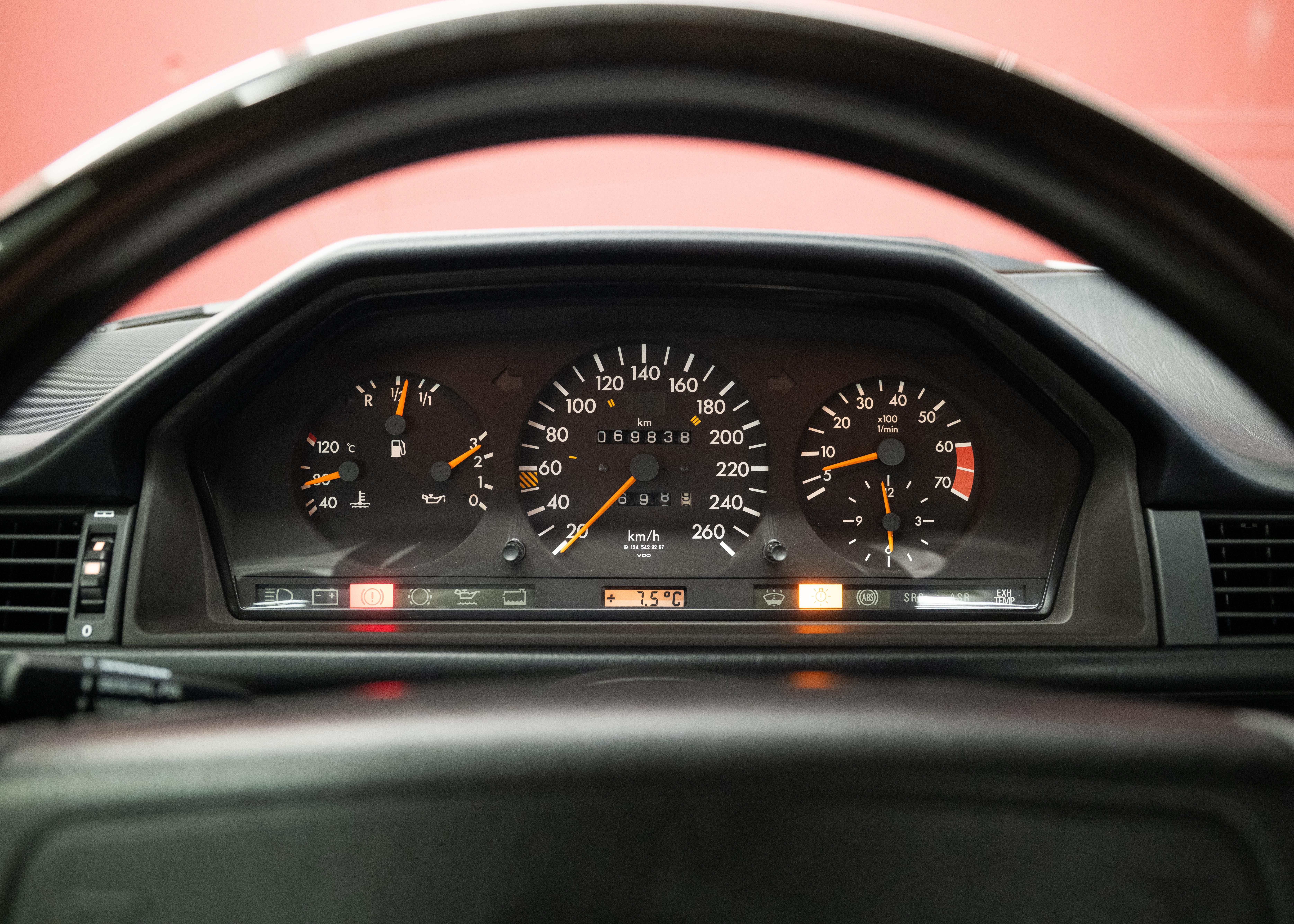 Image MERCEDES-BENZ E-500 E 500 Limited (German car, 100% original, mint condition, 1st paint, full service history)