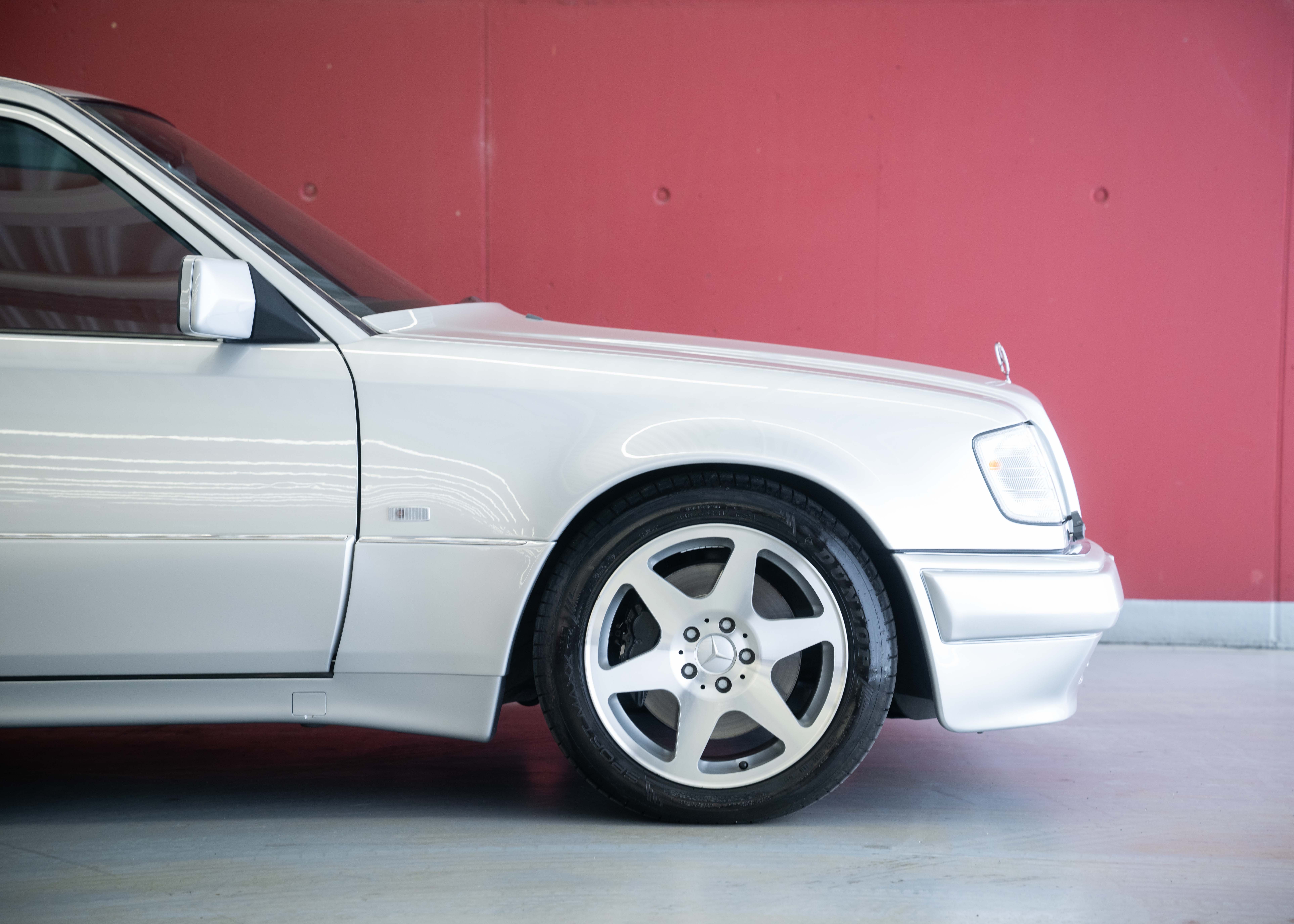 Image MERCEDES-BENZ E-500 E 500 Limited (German car, 100% original, mint condition, 1st paint, full service history)