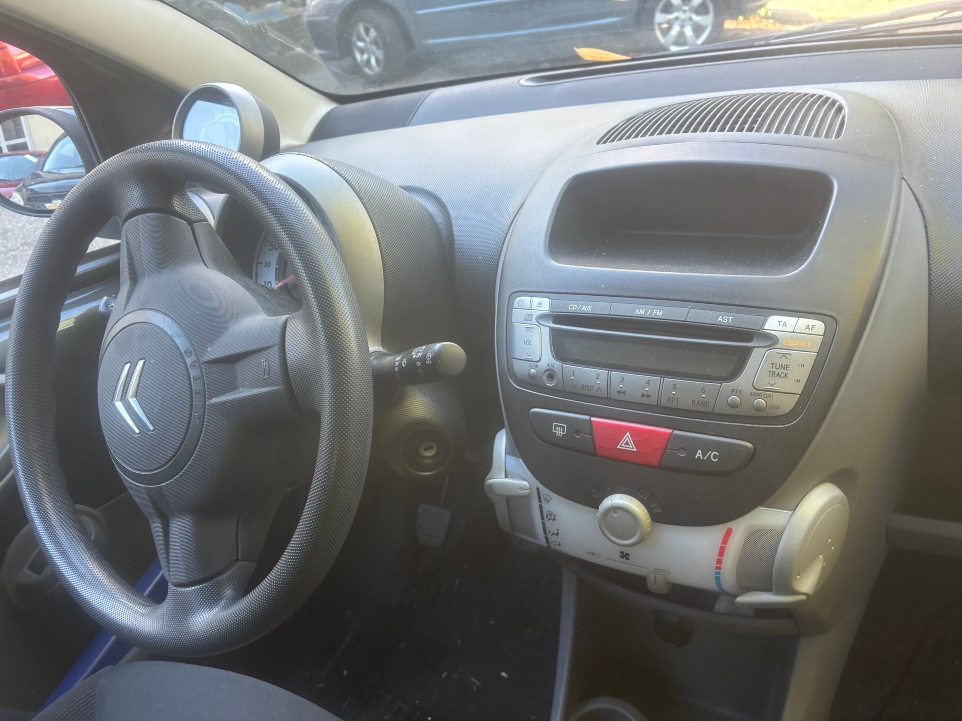CITROEN C1 1.0i Edition-image-8