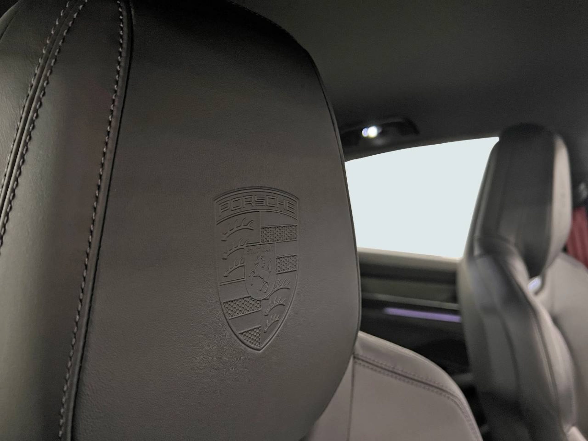PORSCHE Macan 4-image-21