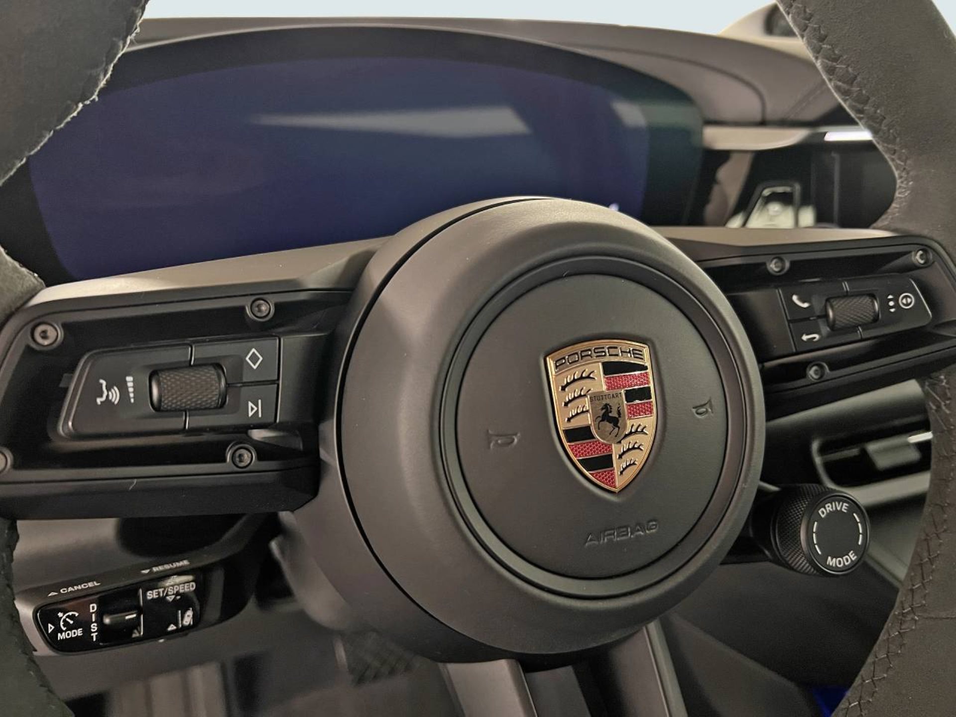 PORSCHE Macan 4-image-16