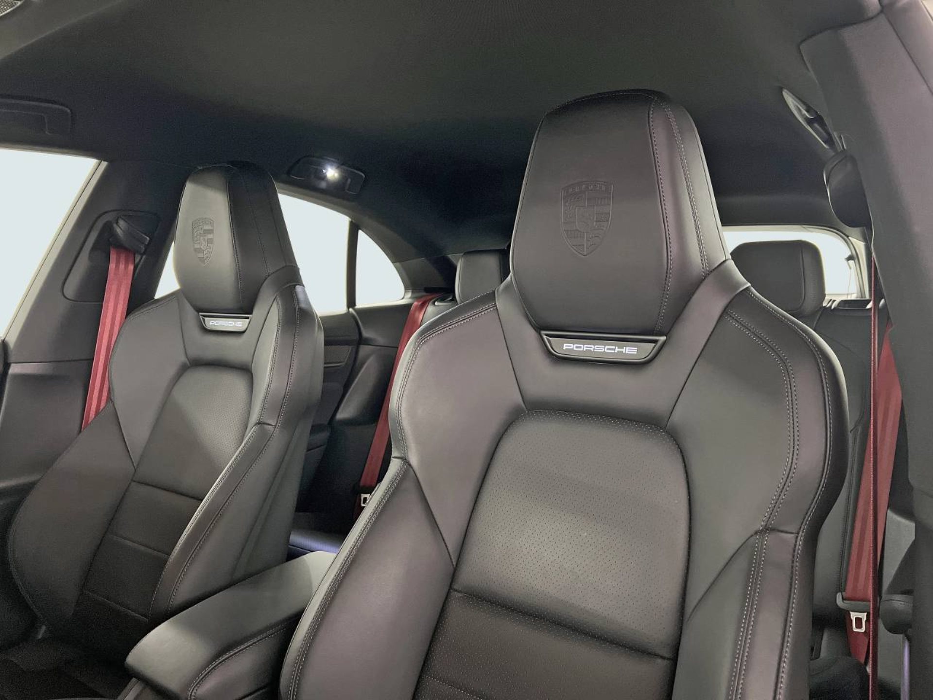 PORSCHE Macan 4-image-4