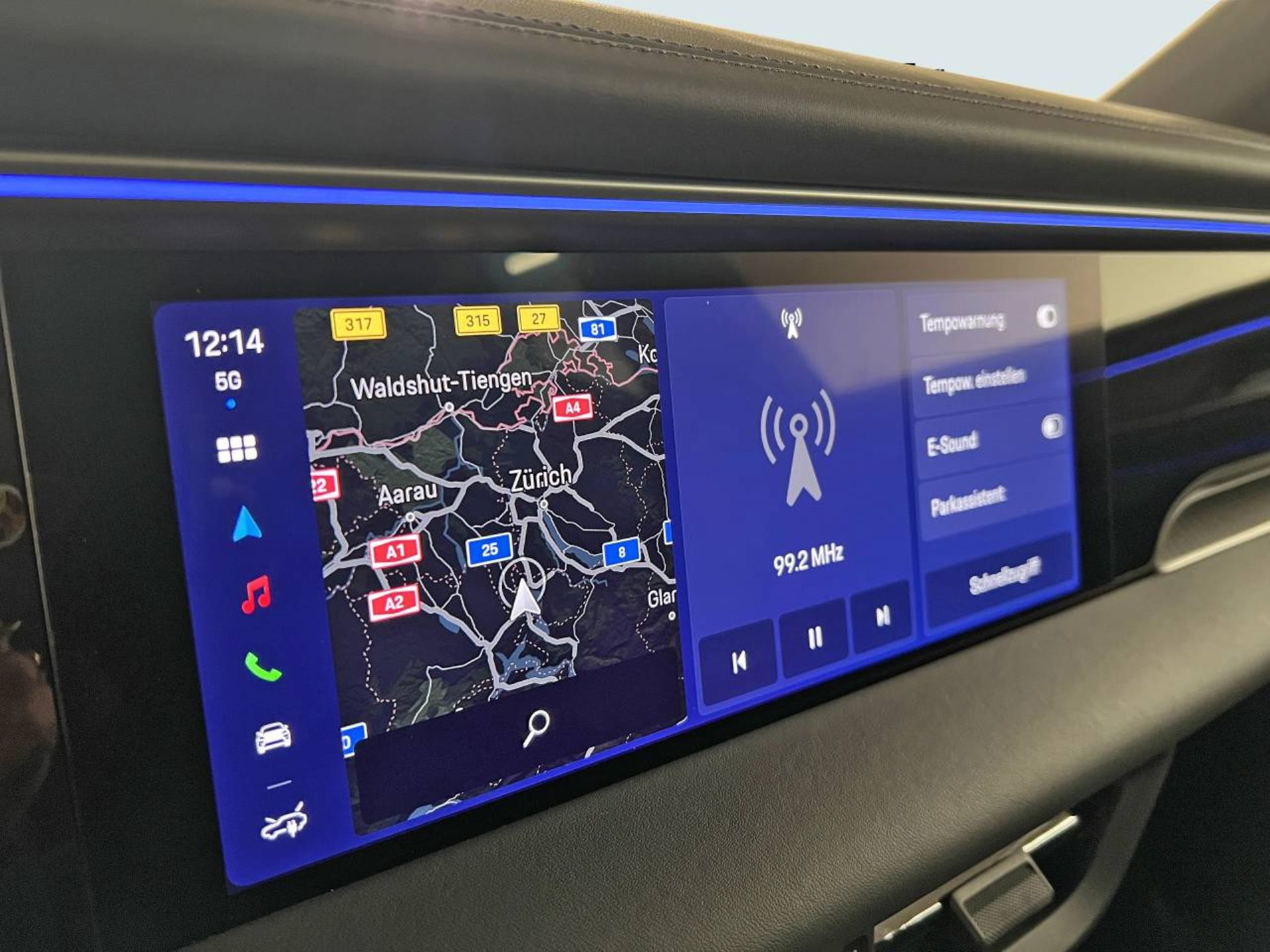 PORSCHE Macan 4-image-29