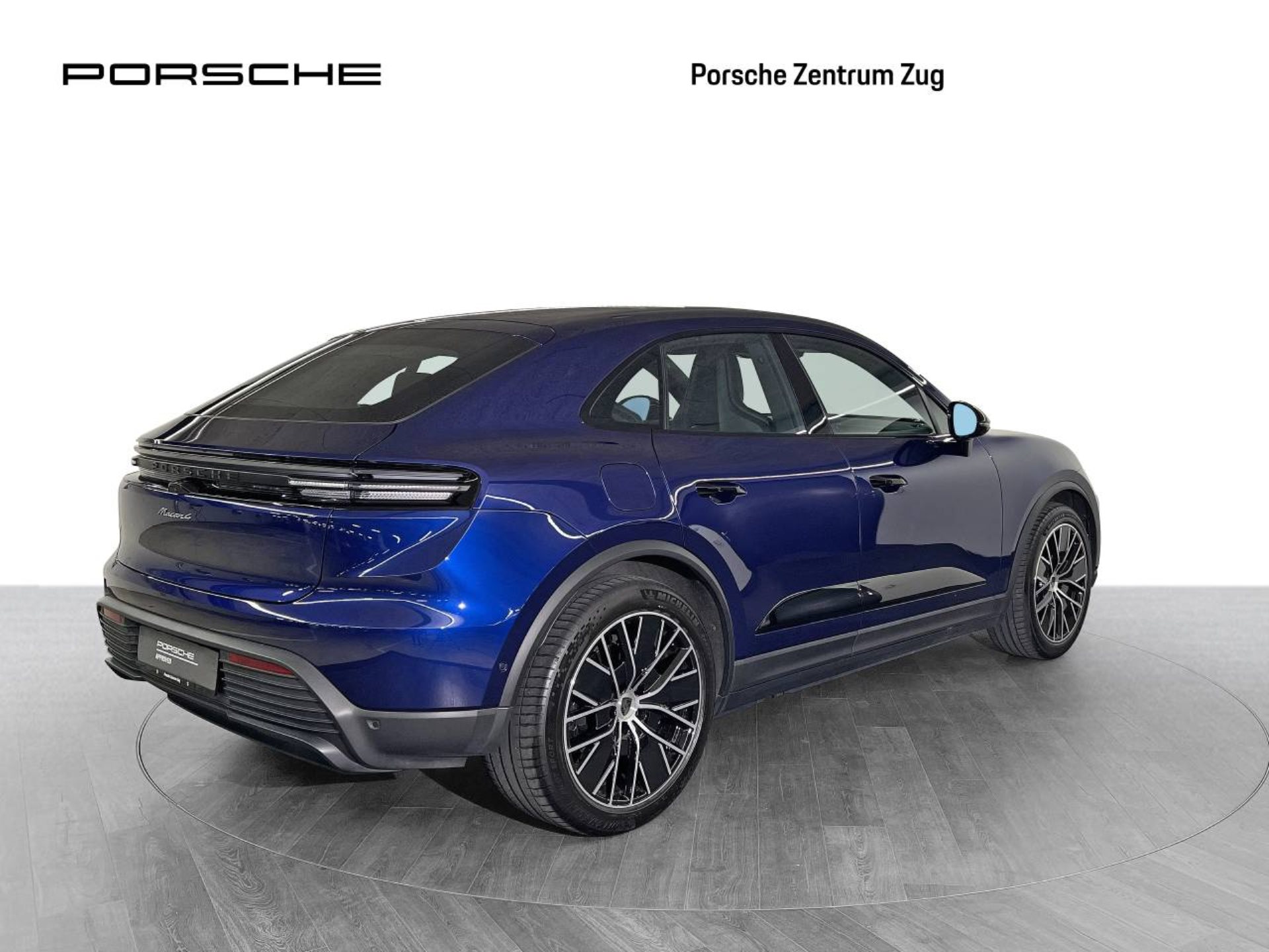 PORSCHE Macan 4-image-8