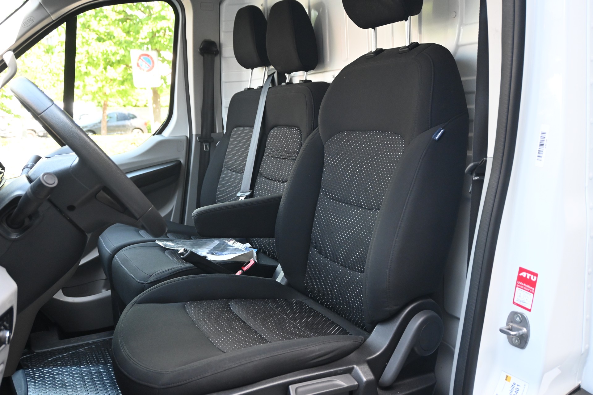 MAXUS Deliver 9 2.0D L4 RWD Base-image-7