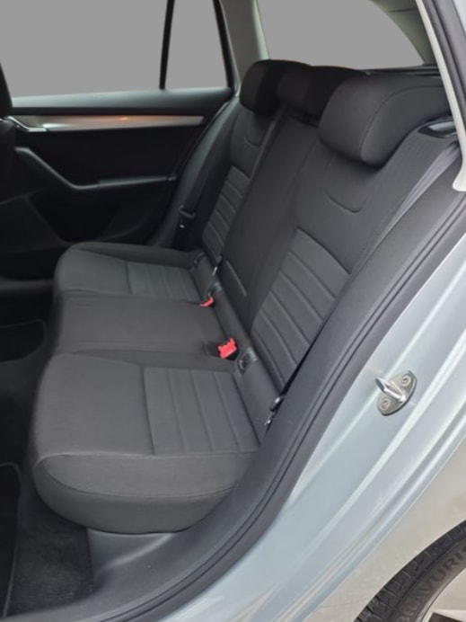 SKODA Octavia Combi 1.6 TDI Ambition 4x4-image-14