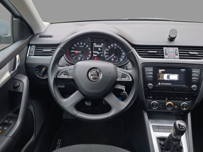 SKODA Octavia Combi 1.6 TDI Ambition 4x4-image-10