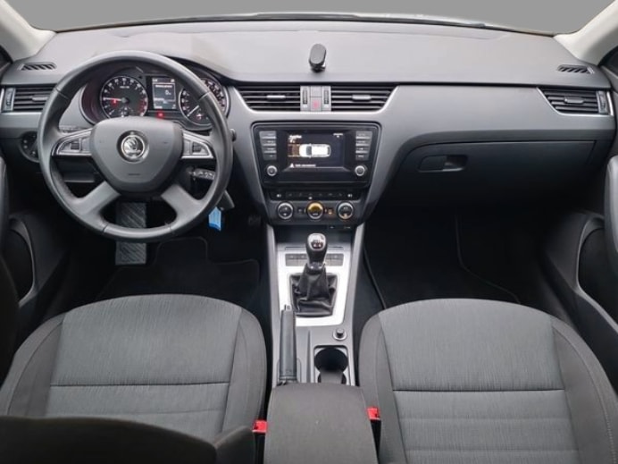 SKODA Octavia Combi 1.6 TDI Ambition 4x4-image-9