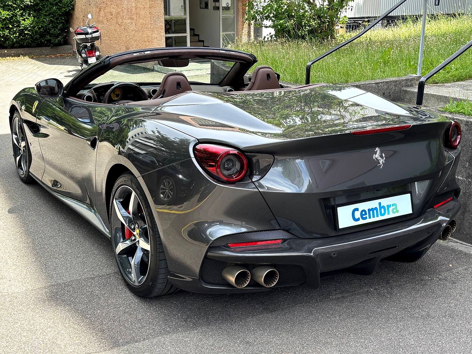 FERRARI Portofino M-image-3
