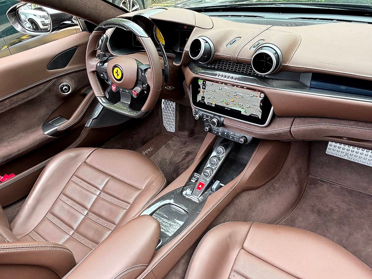 FERRARI Portofino M-image-4