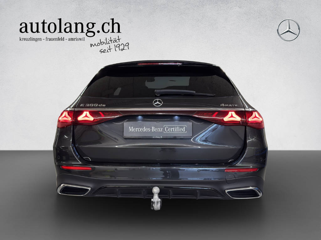 MERCEDES-BENZ E 300 de AMG Line 4Matic T-Modell-image-16