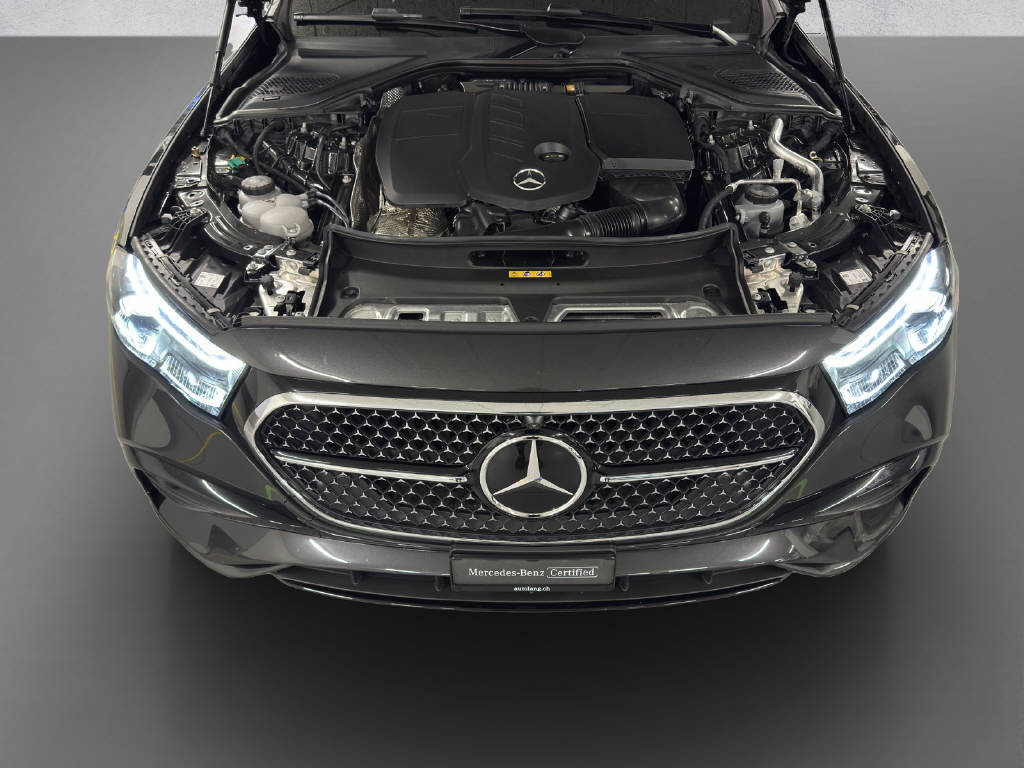 MERCEDES-BENZ E 300 de AMG Line 4Matic T-Modell-image-9
