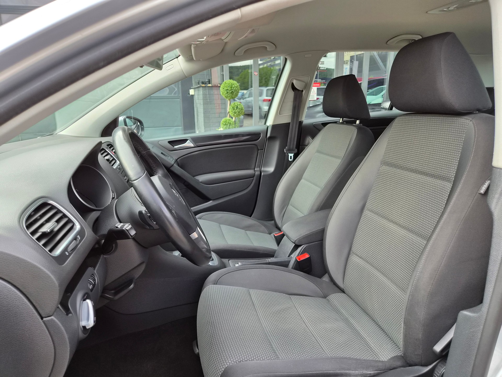 VW Golf 1.4 TSI Trendline DSG-image-12