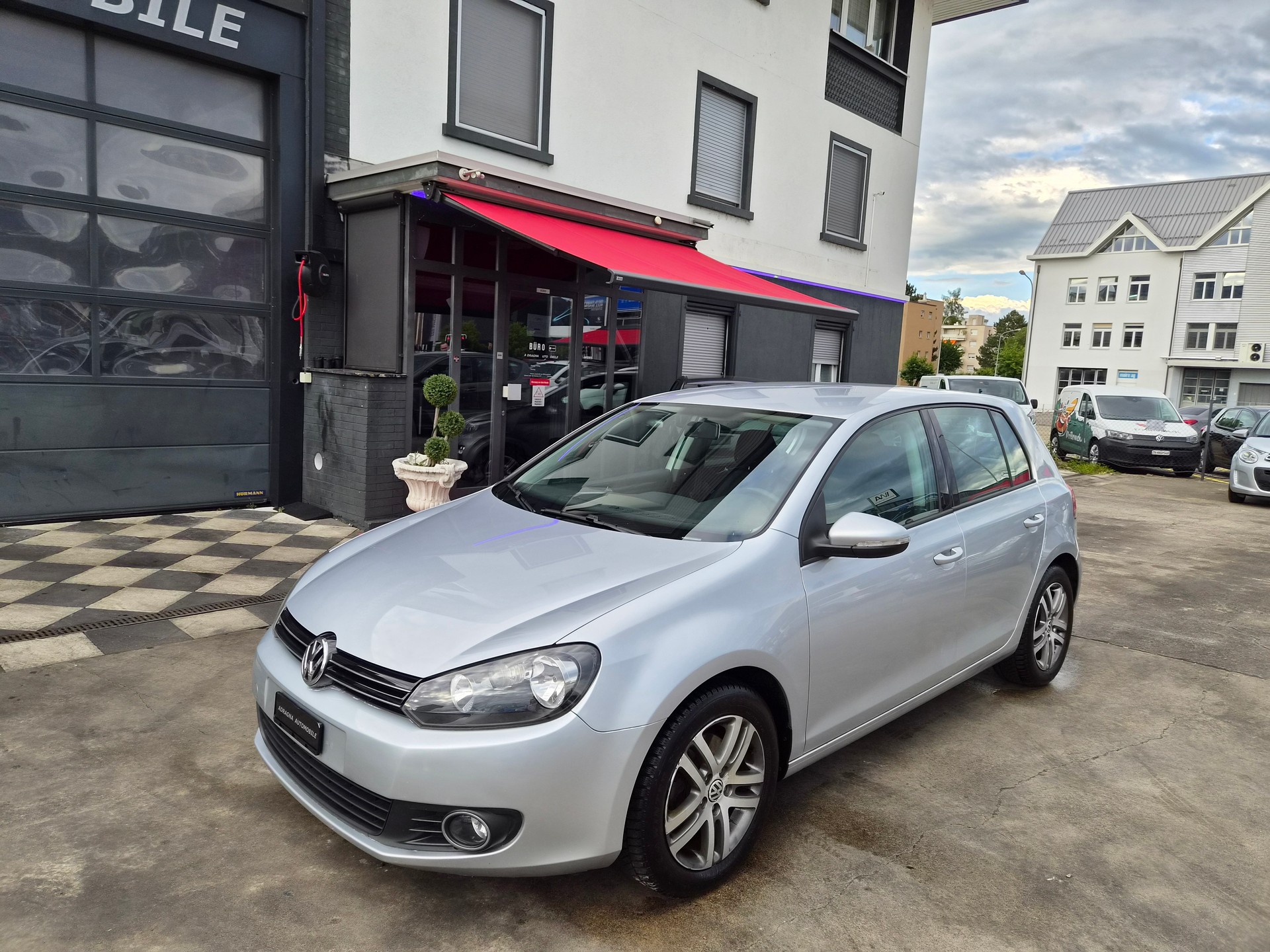 VW Golf 1.4 TSI Trendline DSG-image-2