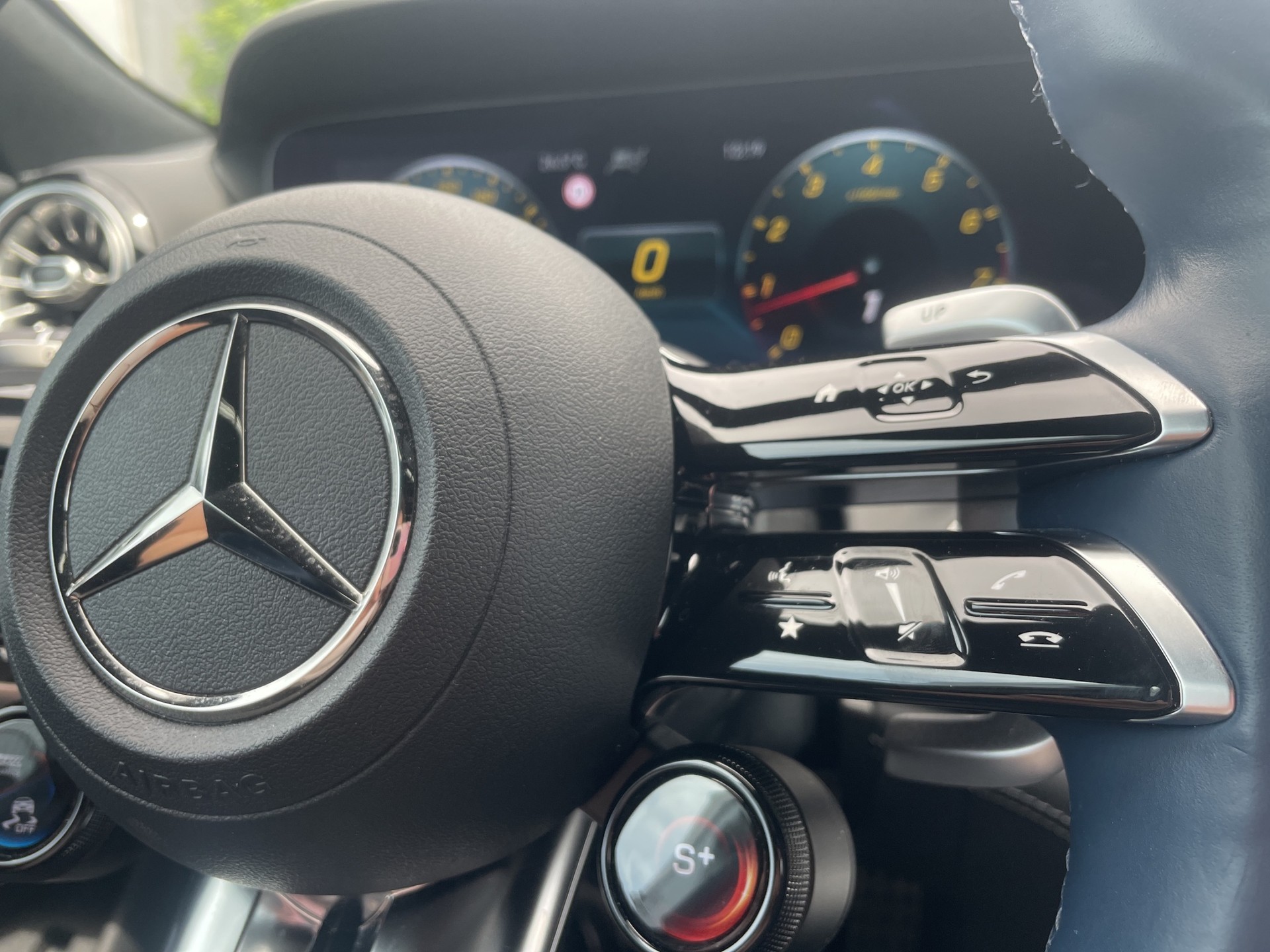 MERCEDES-BENZ AMG GT 43 4matic+ 4-Türer-image-21
