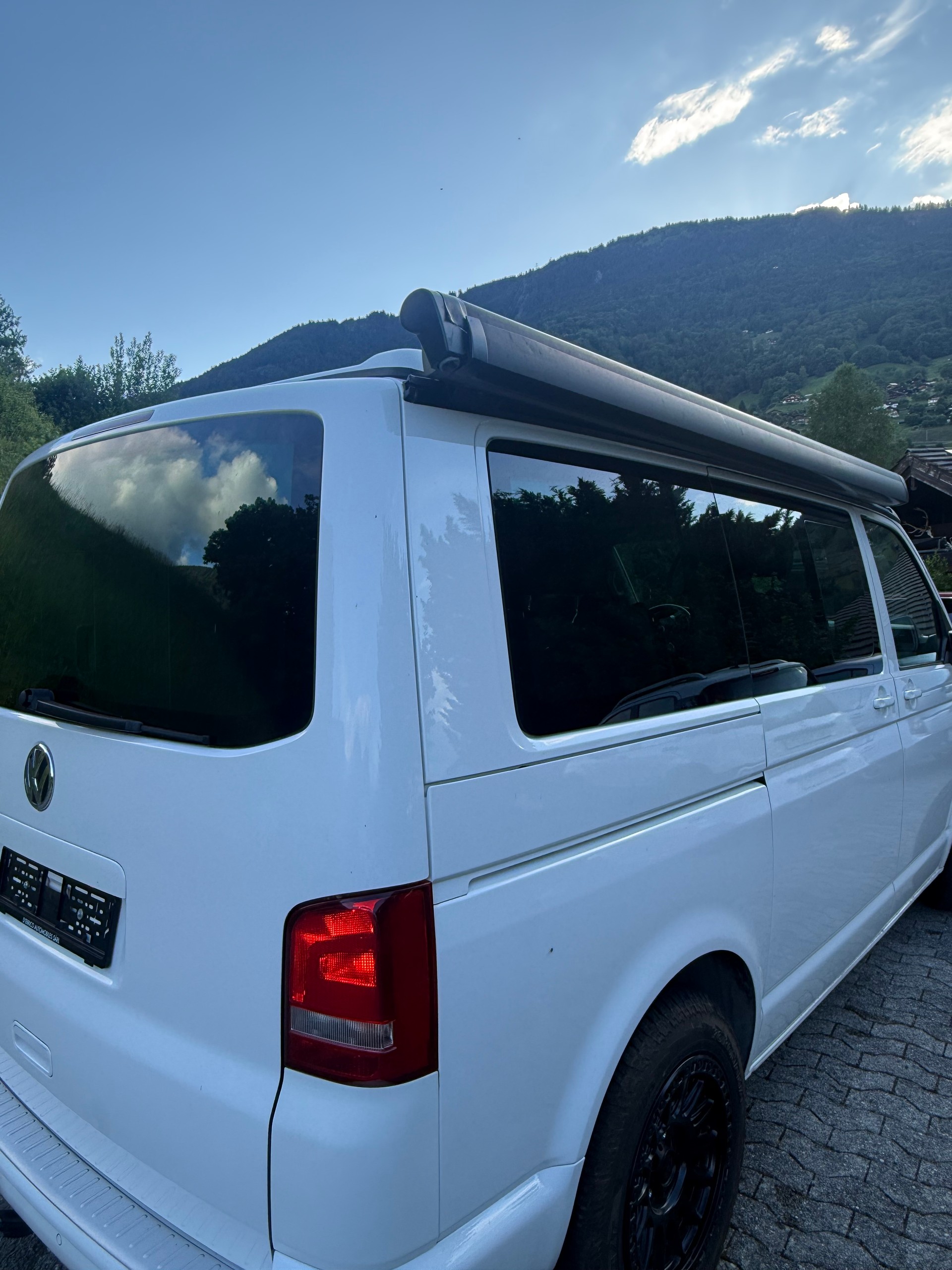 VW 2.0 TDI 140 CL Travel 4m-image-5