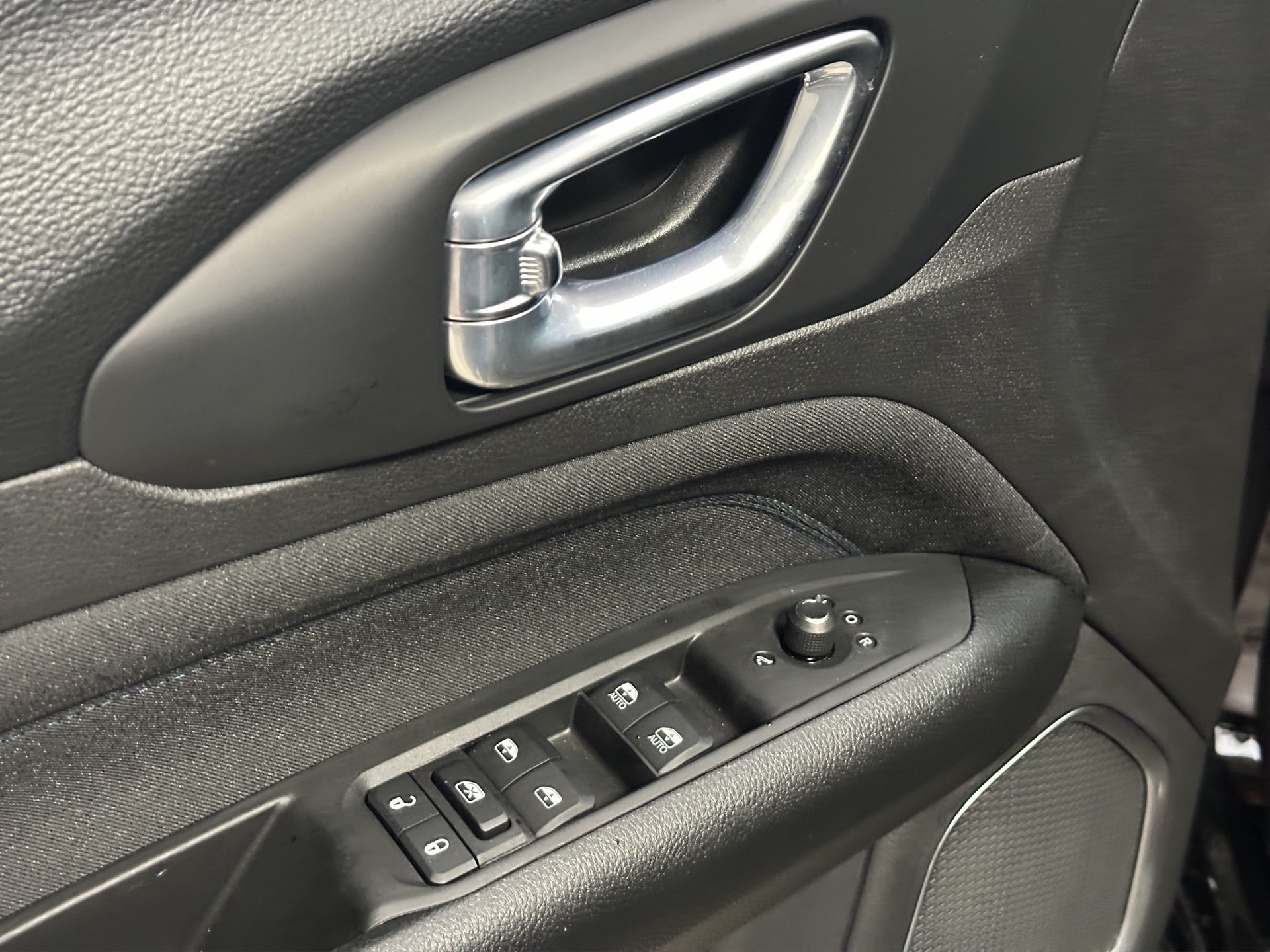 JEEP Compass 1.3 T PHEV Limited AWD-image-8