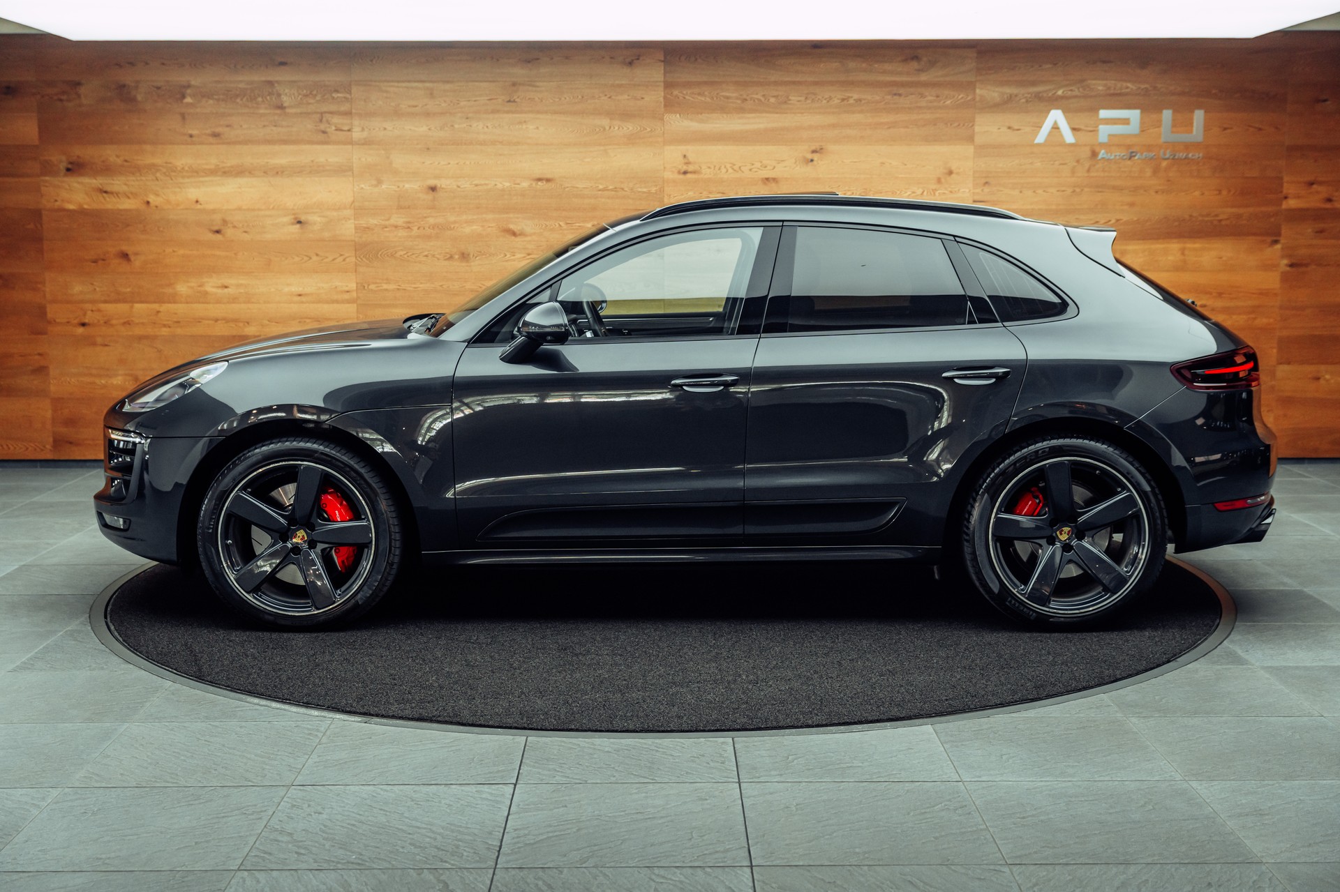 PORSCHE Macan Turbo Performance PDK-image-9