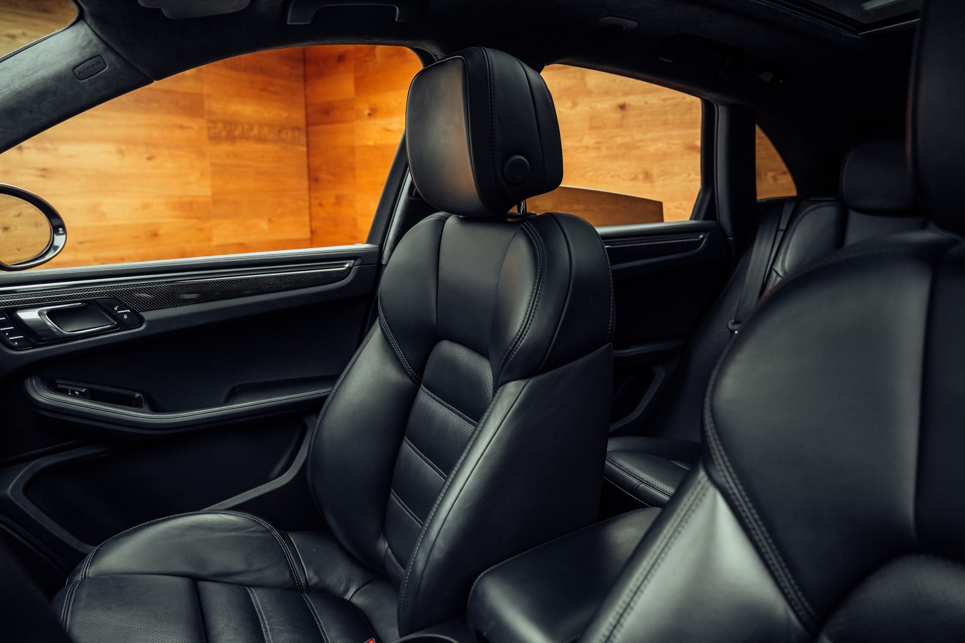 PORSCHE Macan Turbo Performance PDK-image-6