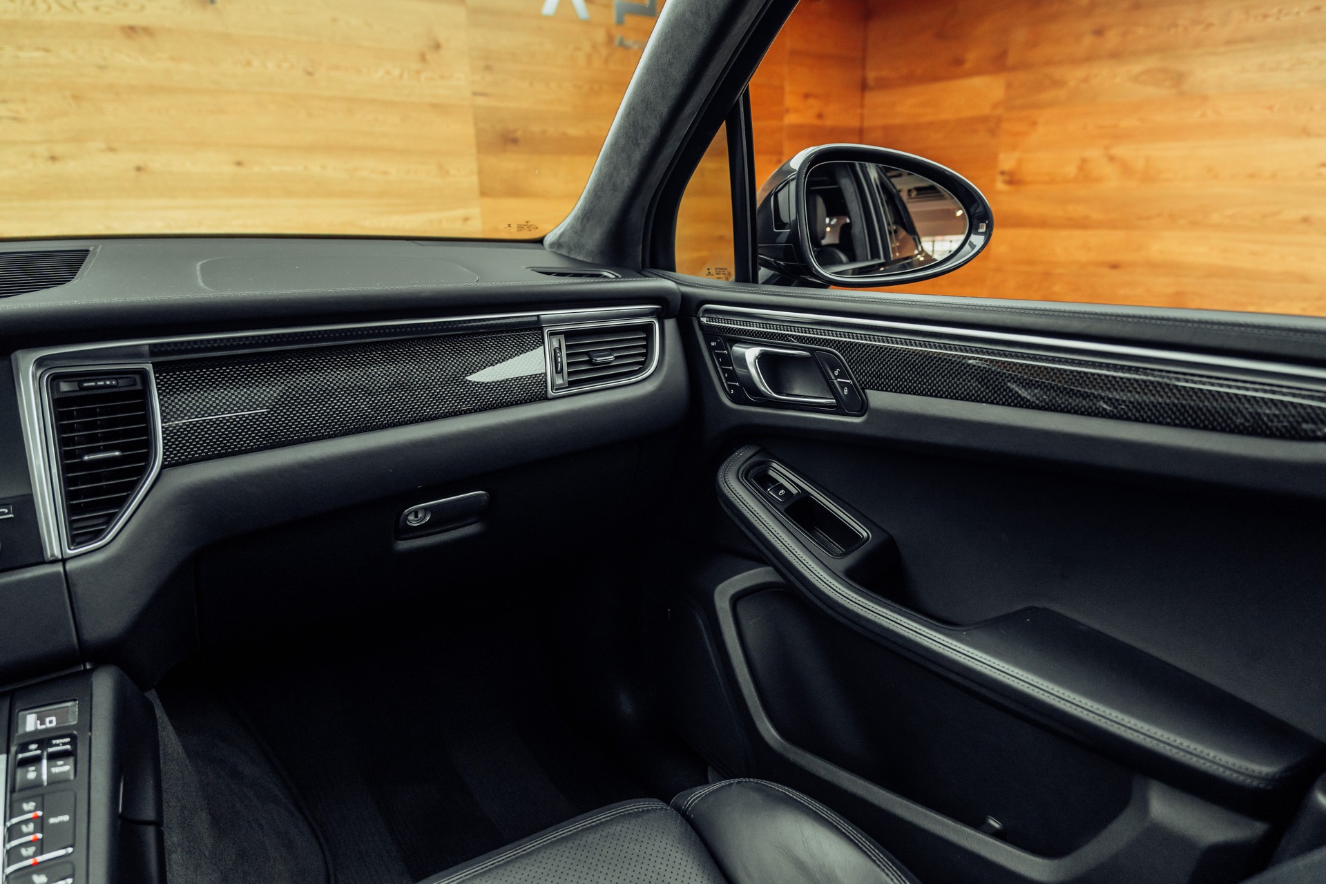 PORSCHE Macan Turbo Performance PDK-image-10