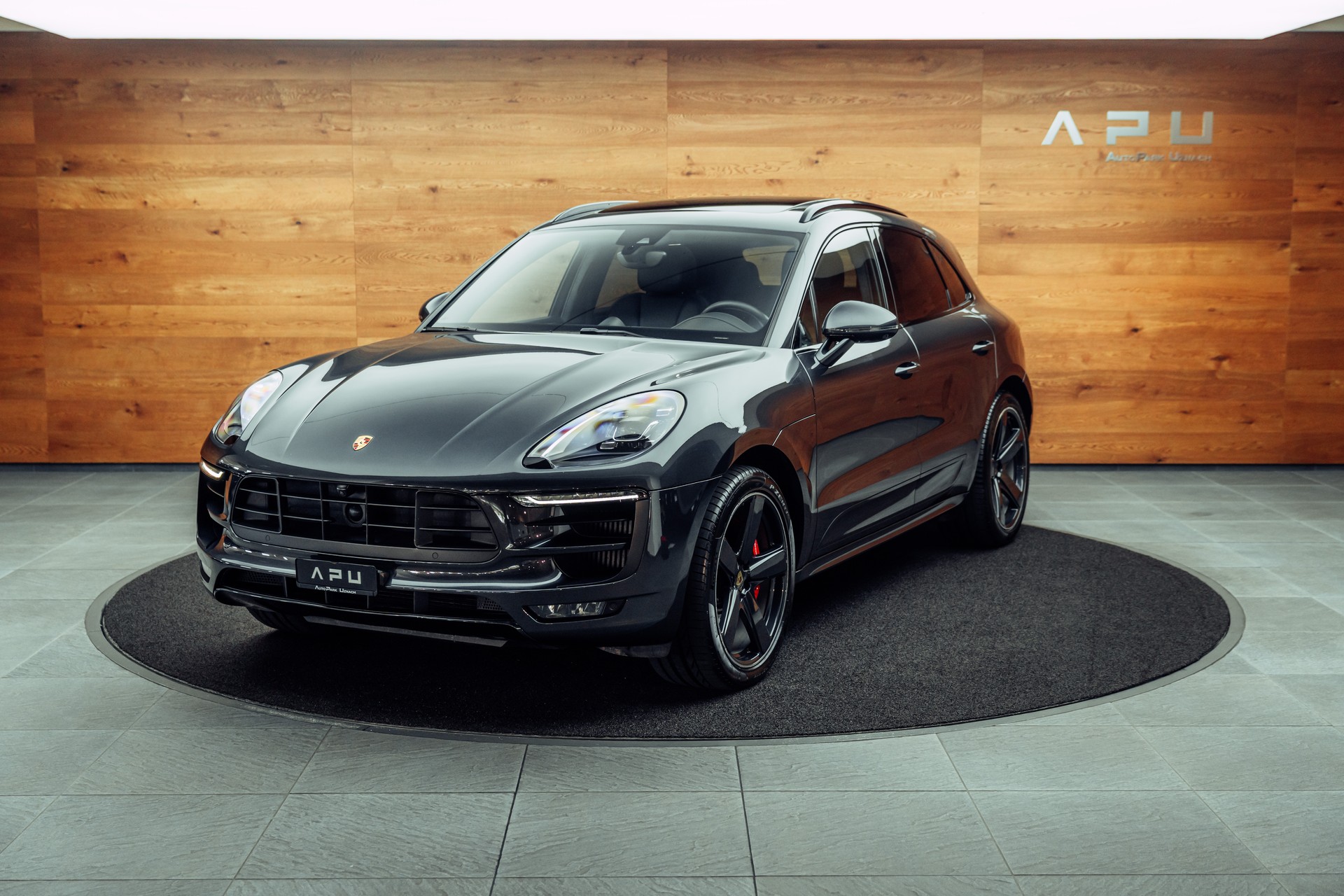 PORSCHE Macan Turbo Performance PDK-image-3