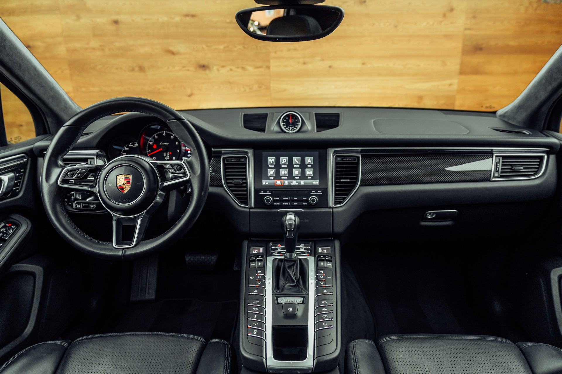 PORSCHE Macan Turbo Performance PDK-image-4