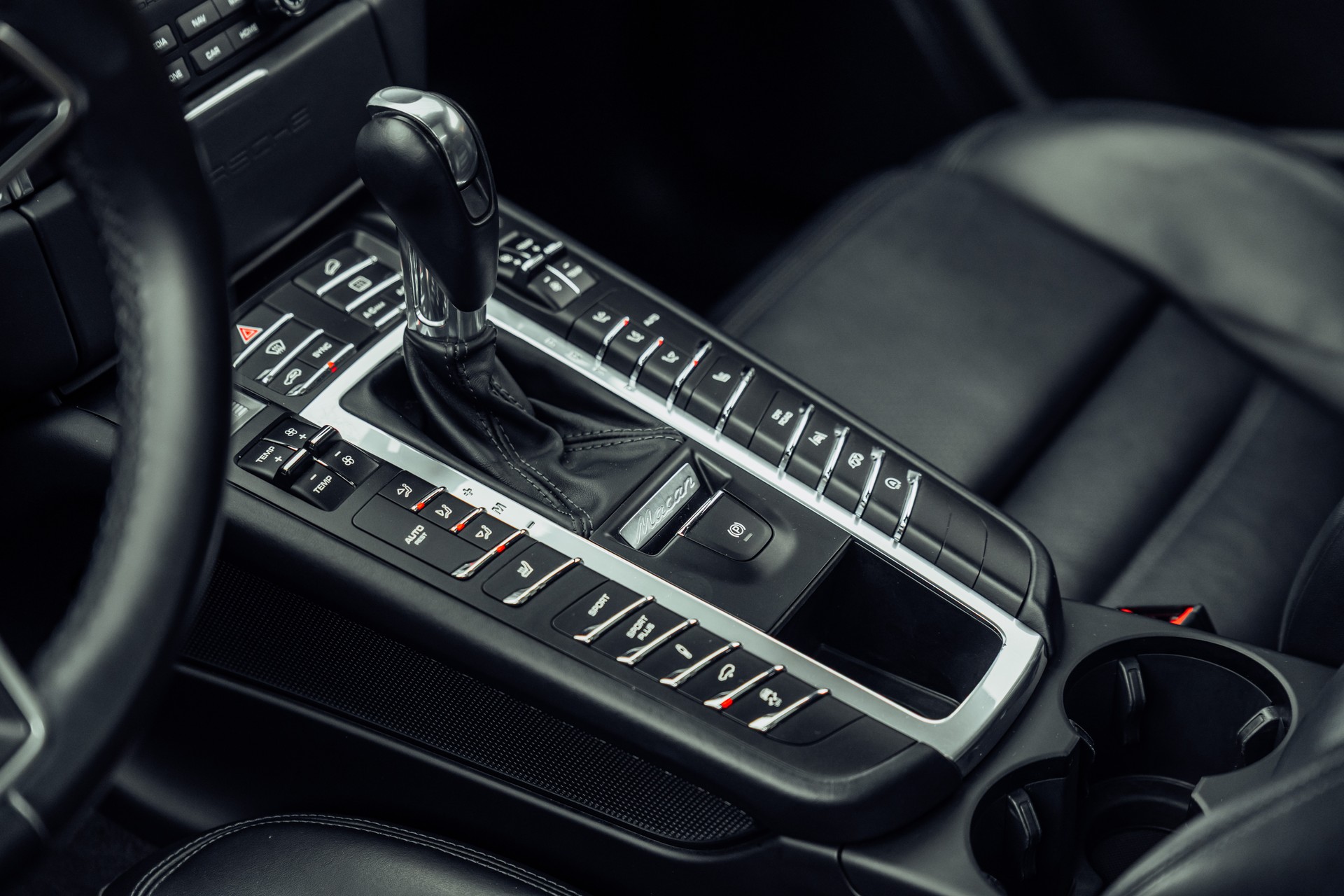 PORSCHE Macan Turbo Performance PDK-image-11
