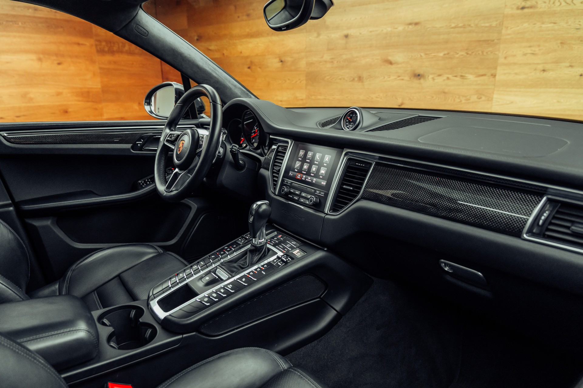 PORSCHE Macan Turbo Performance PDK-image-5