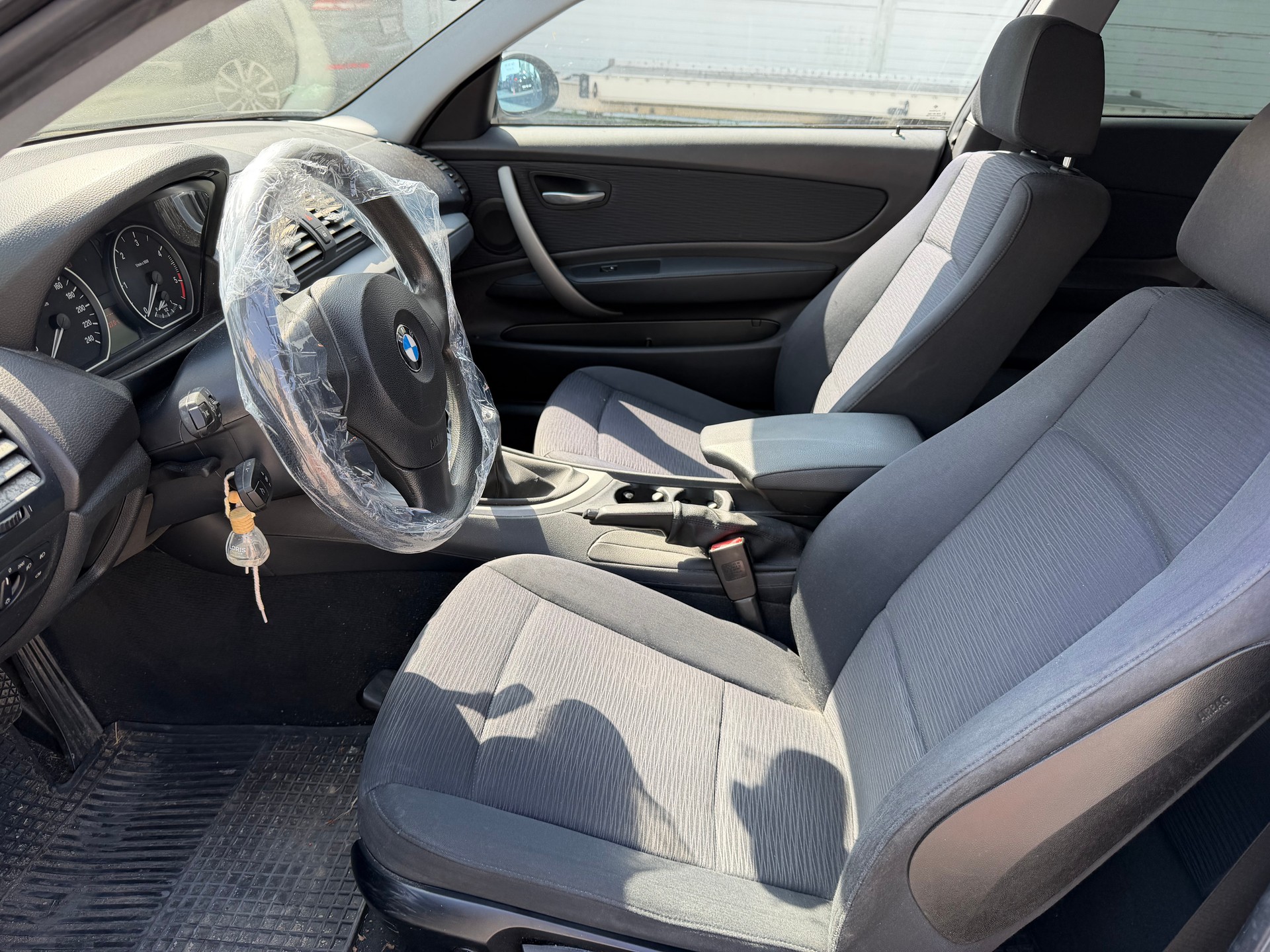 BMW 118d-image-8