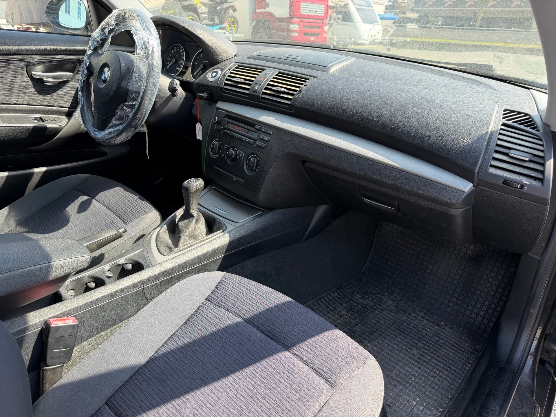 BMW 118d-image-12