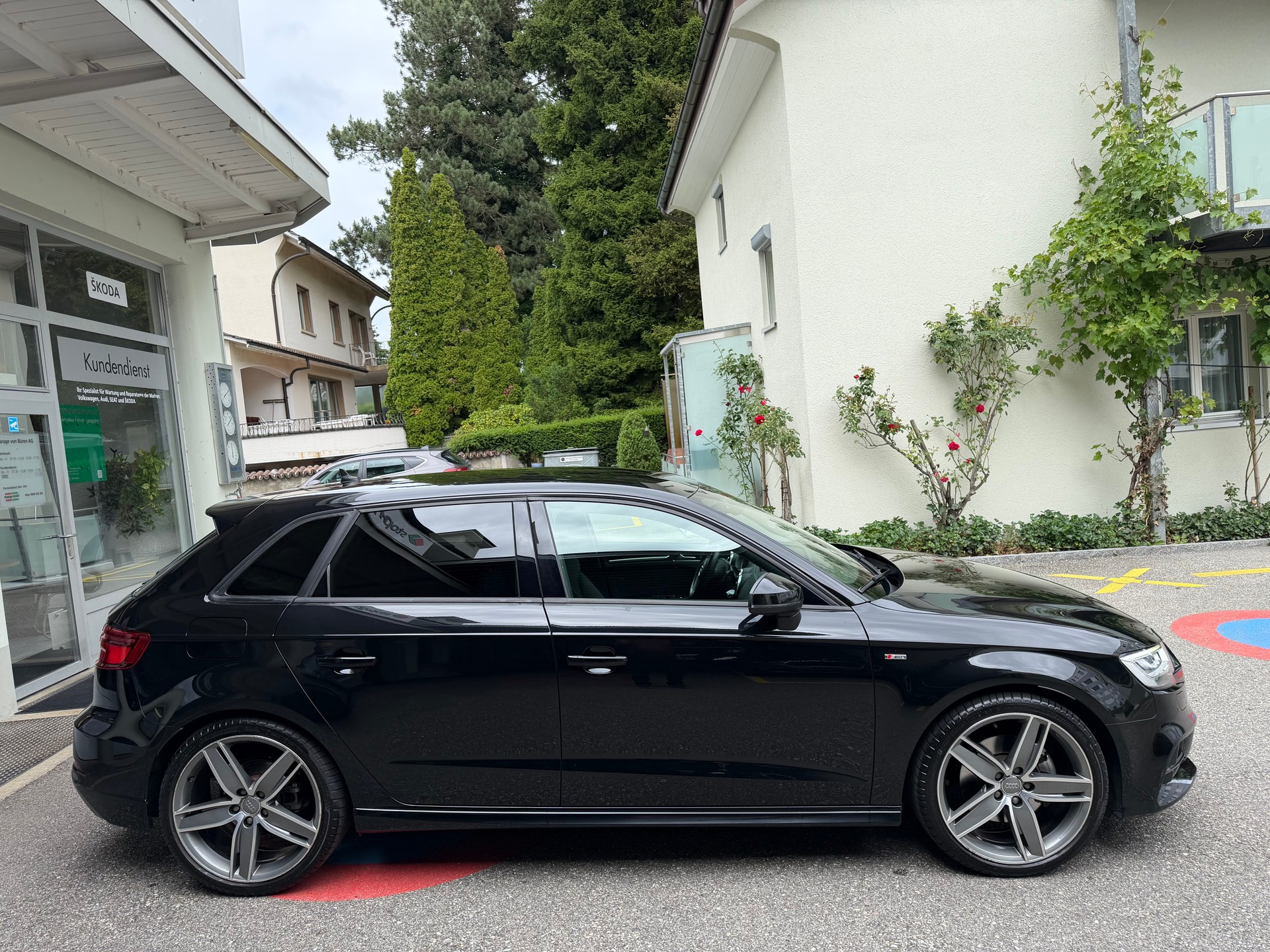 AUDI A3 Sportback 2.0 TFSI Sport quattro S-tronic-image-2
