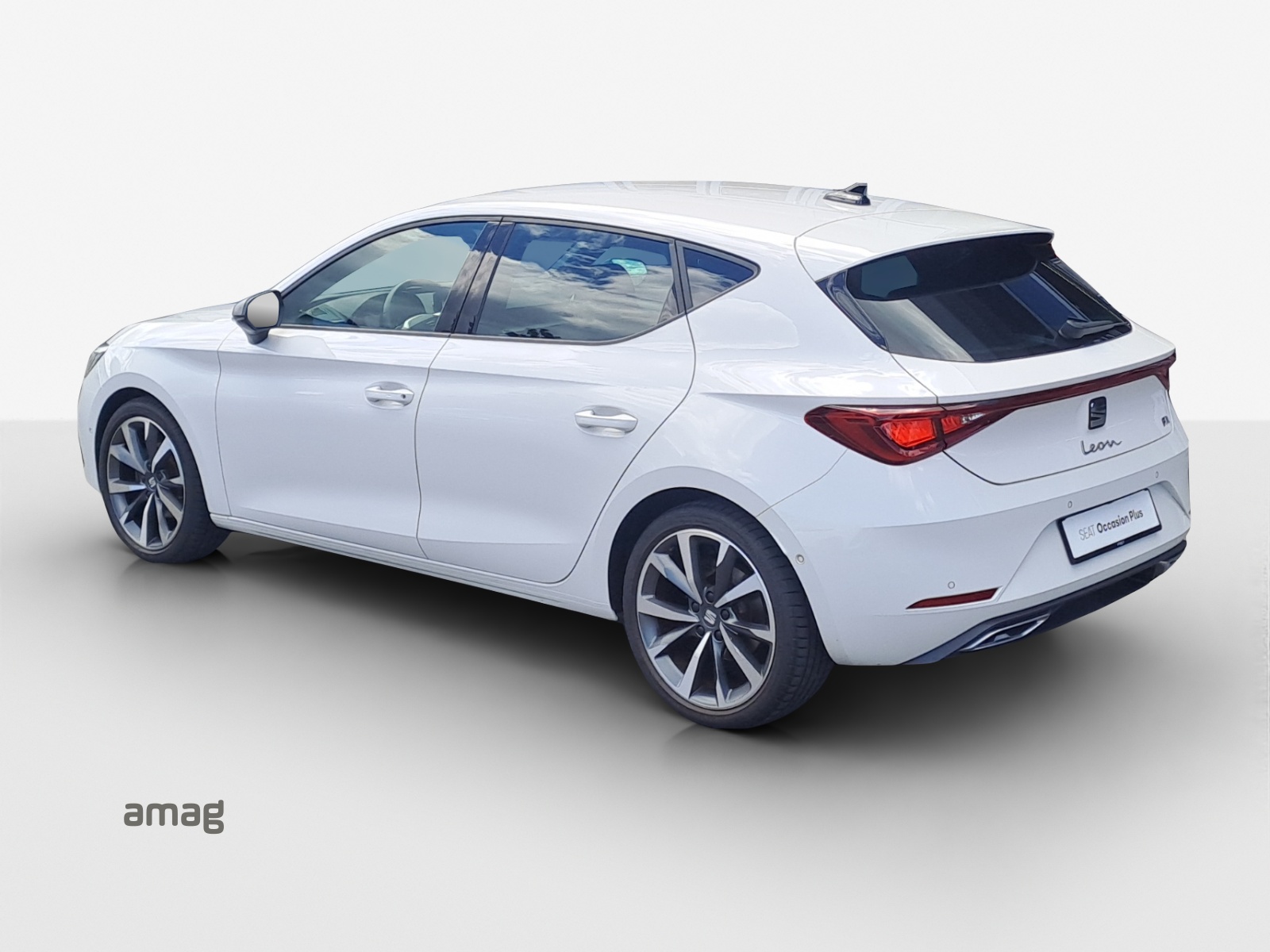 SEAT Leon 1.5 eTSI mHEV DSG FR-image-2