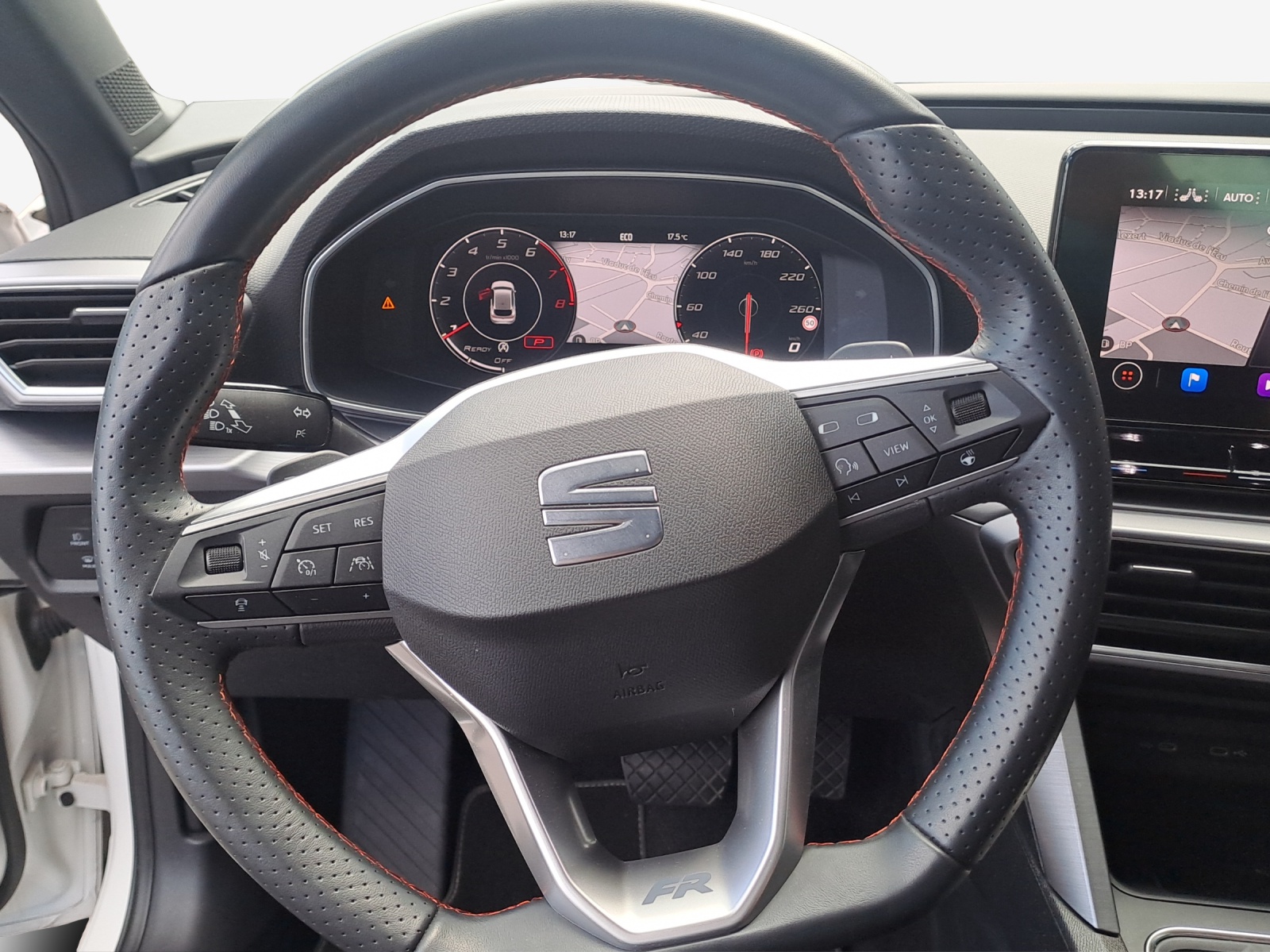SEAT Leon 1.5 eTSI mHEV DSG FR-image-9