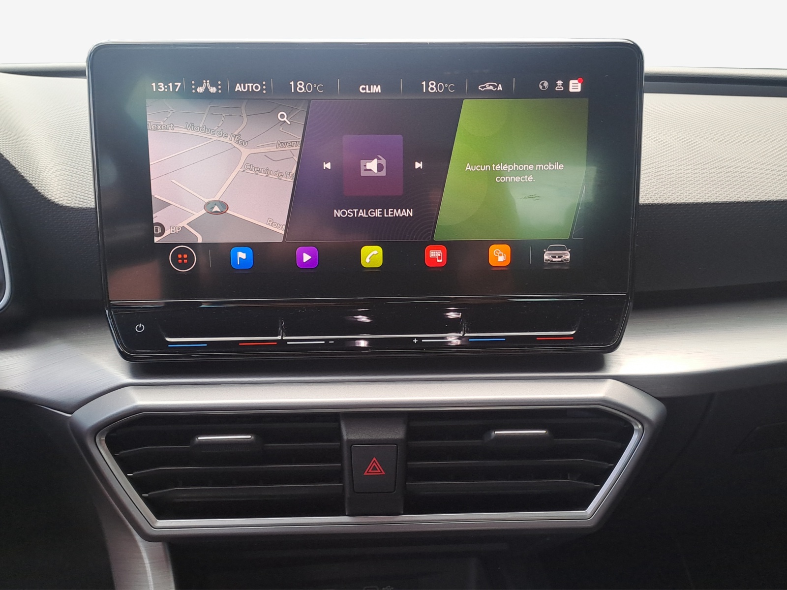 SEAT Leon 1.5 eTSI mHEV DSG FR-image-10