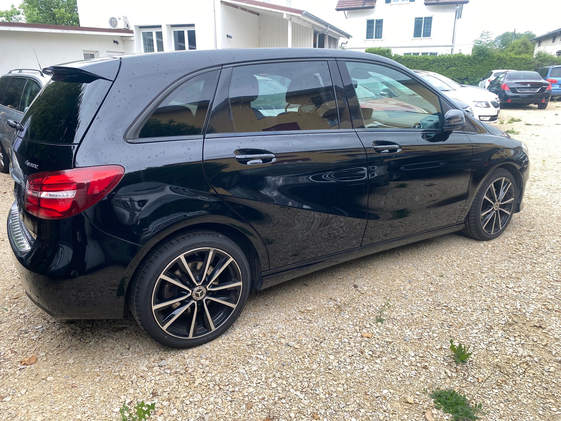 MERCEDES-BENZ B 220 CDI 4Matic 7G-DCT-image-2